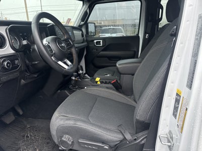 2024 Jeep Wrangler 4-Door Sahara 4x4