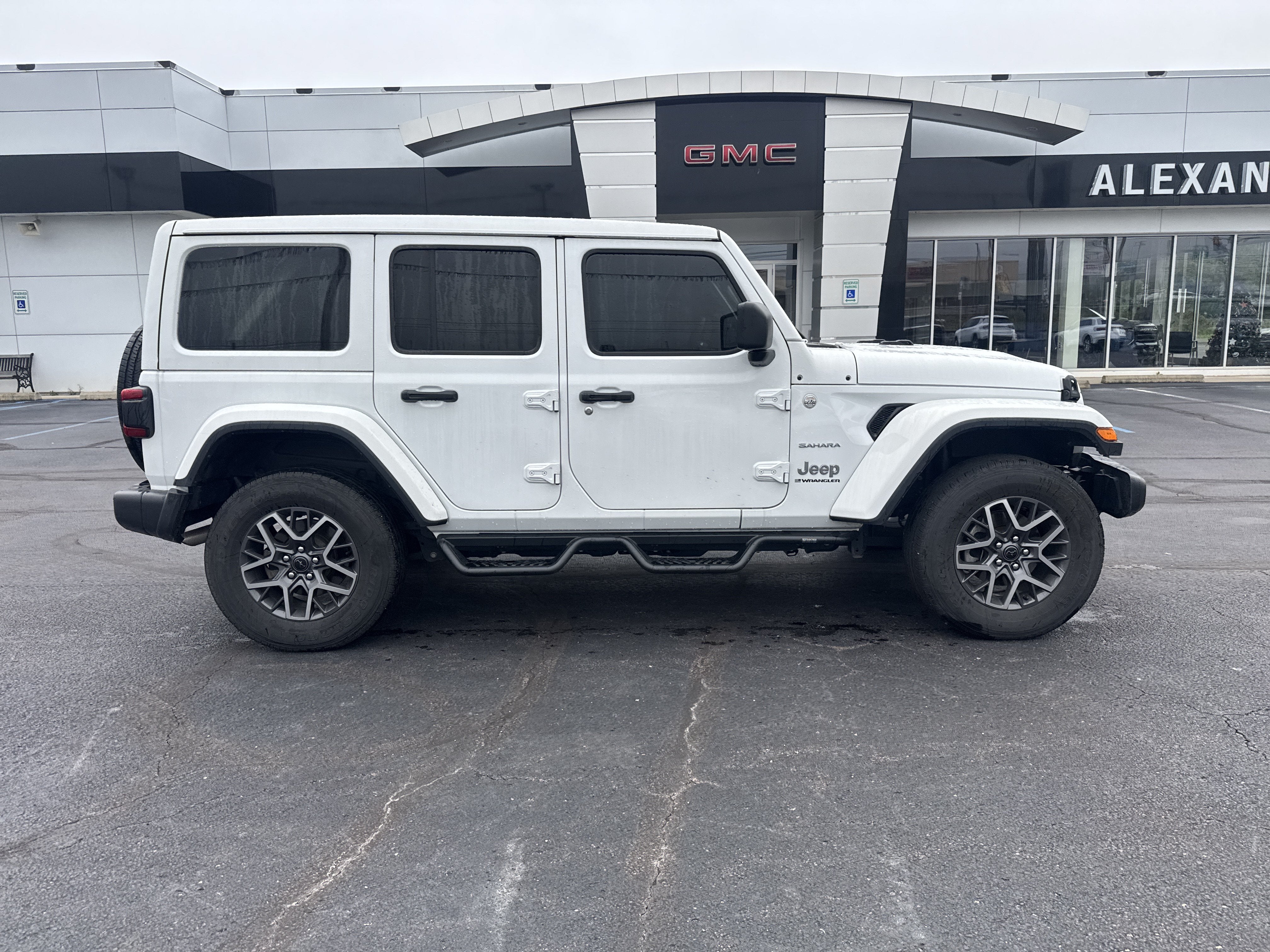 2024 Jeep Wrangler 4-Door Sahara 4x4