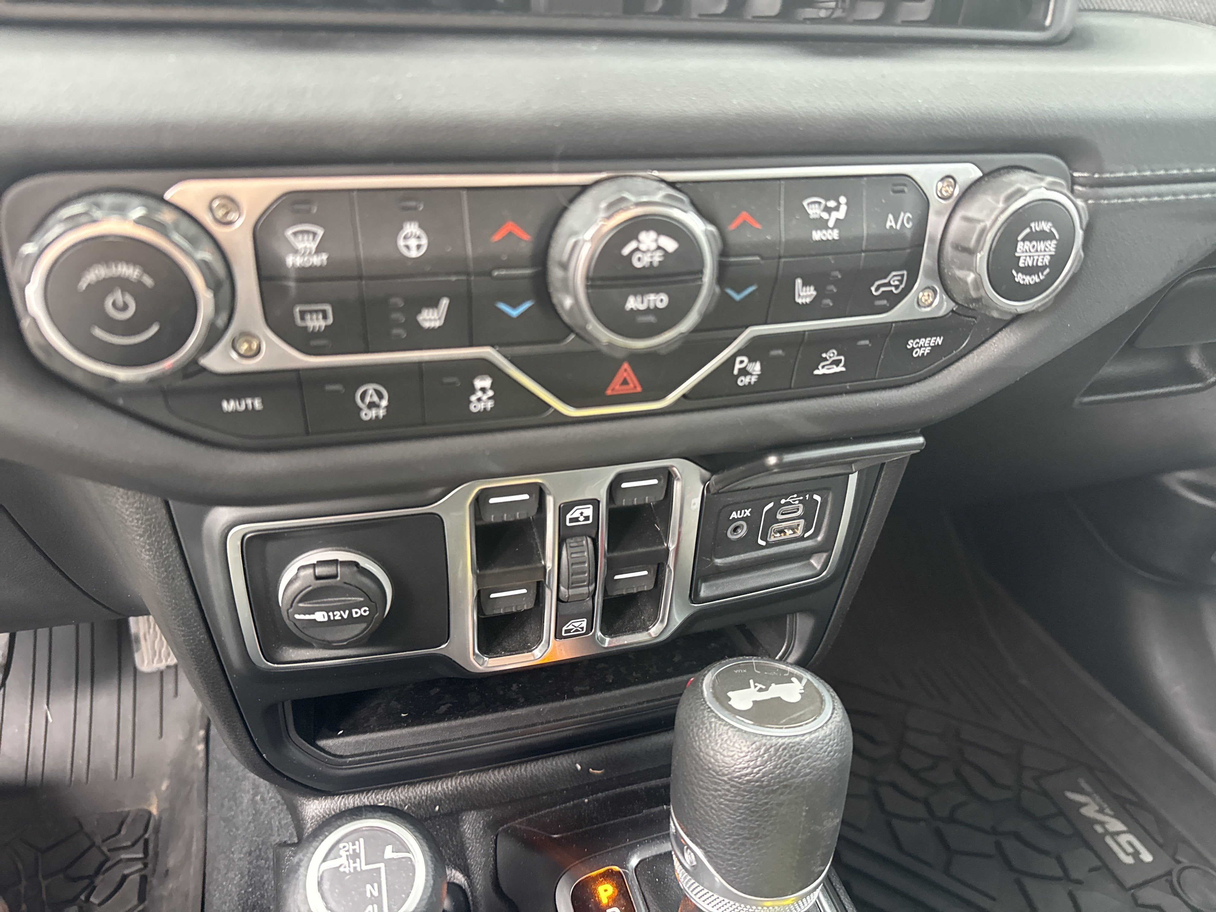 2024 Jeep Wrangler 4-Door Sahara 4x4