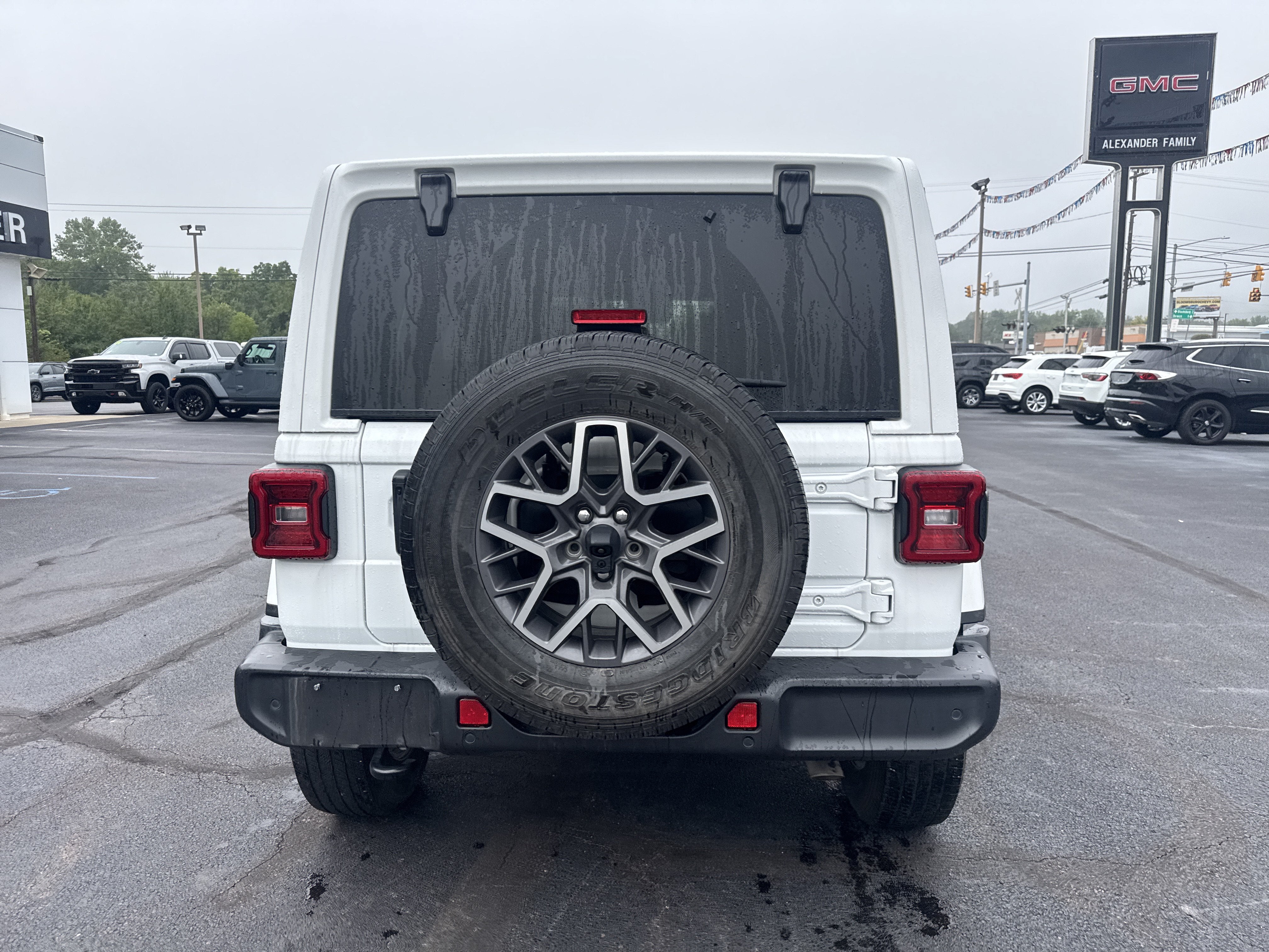 2024 Jeep Wrangler 4-Door Sahara 4x4