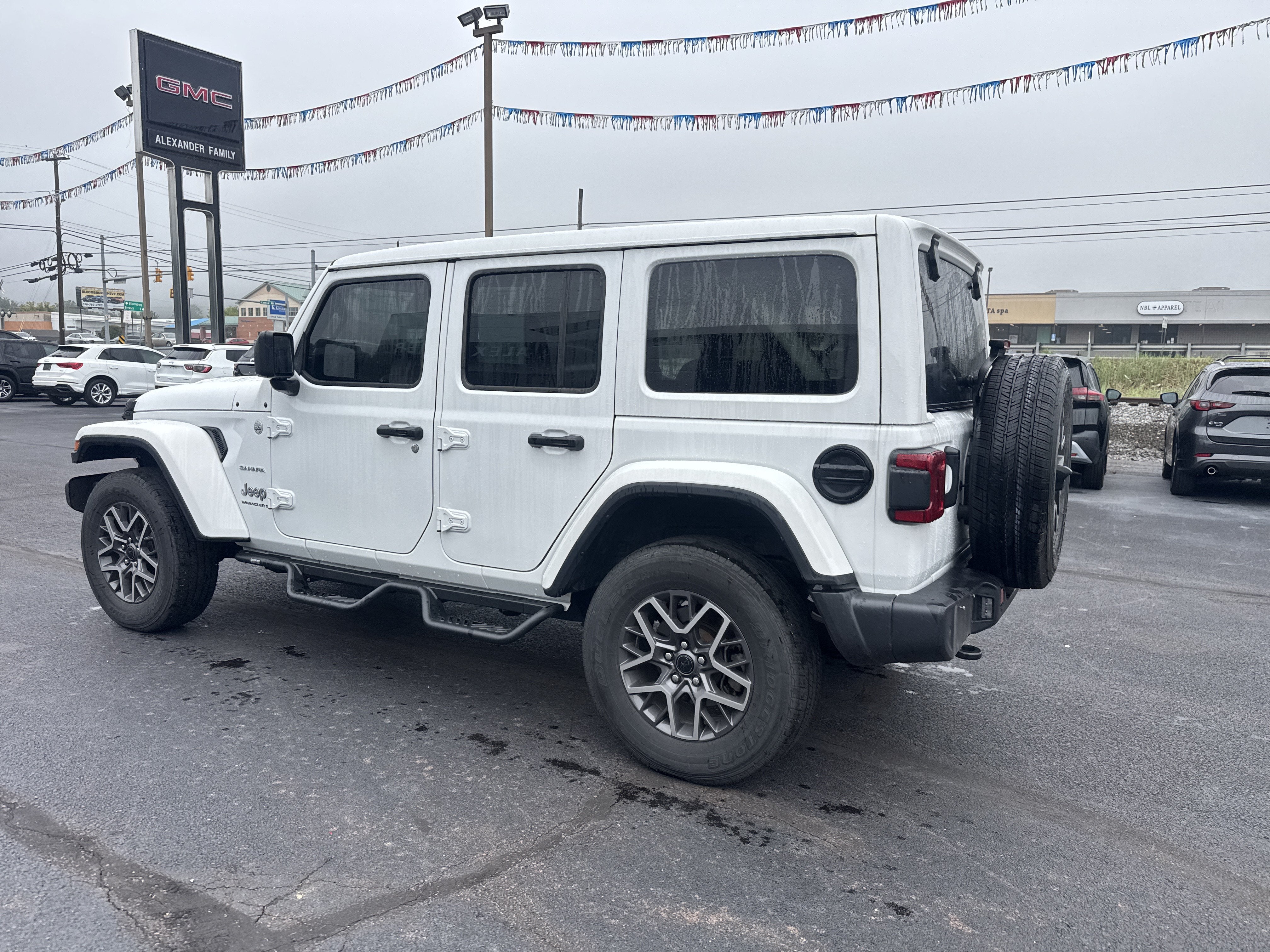 2024 Jeep Wrangler 4-Door Sahara 4x4