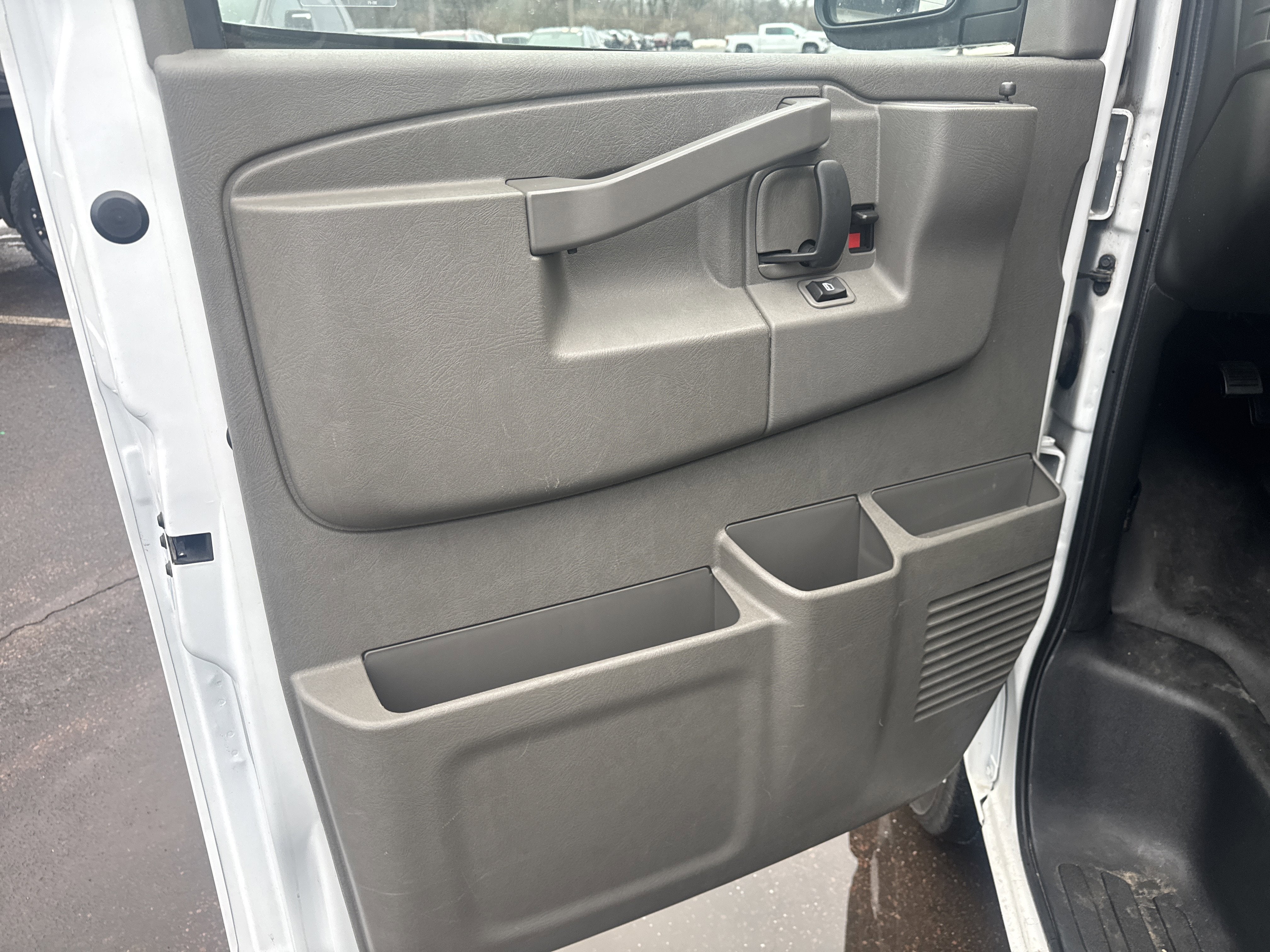 2022 Chevrolet Express Cargo 2500 WT