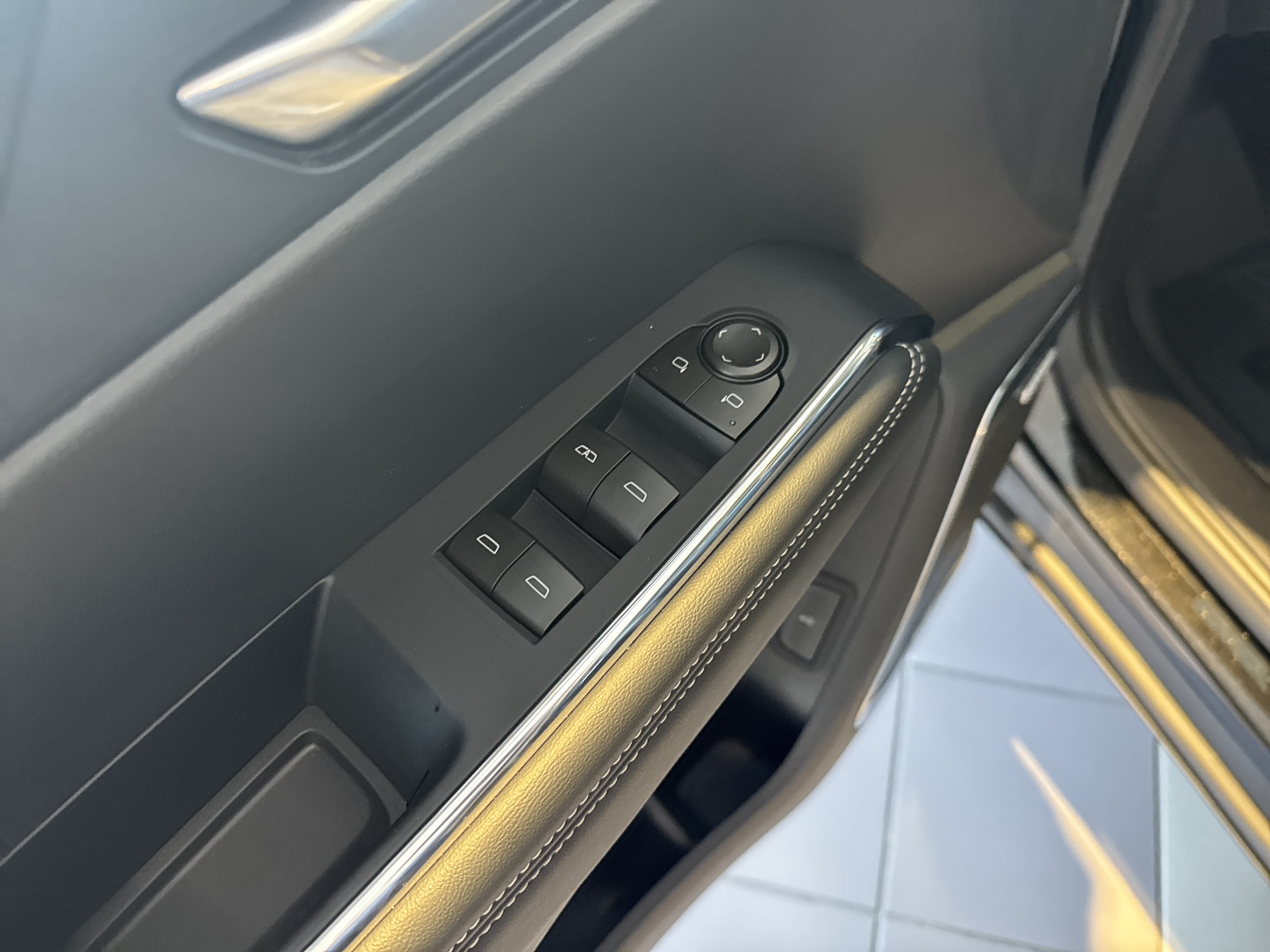 2027 GMC Acadia Elevation