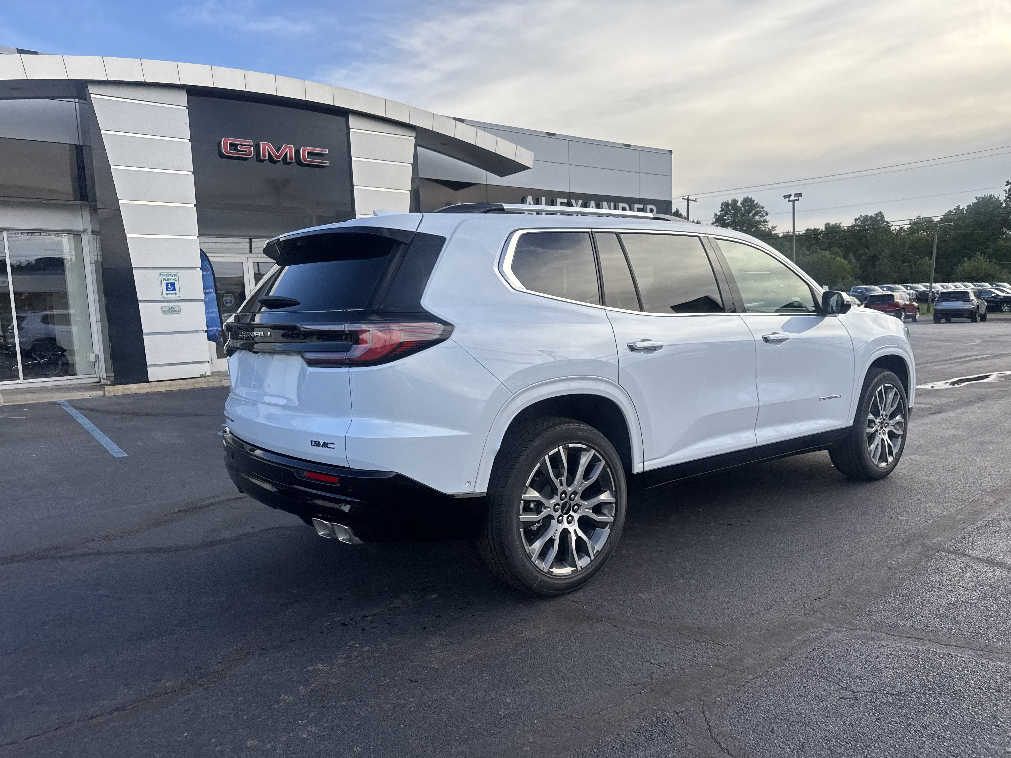 2027 GMC Acadia Denali Ultimate