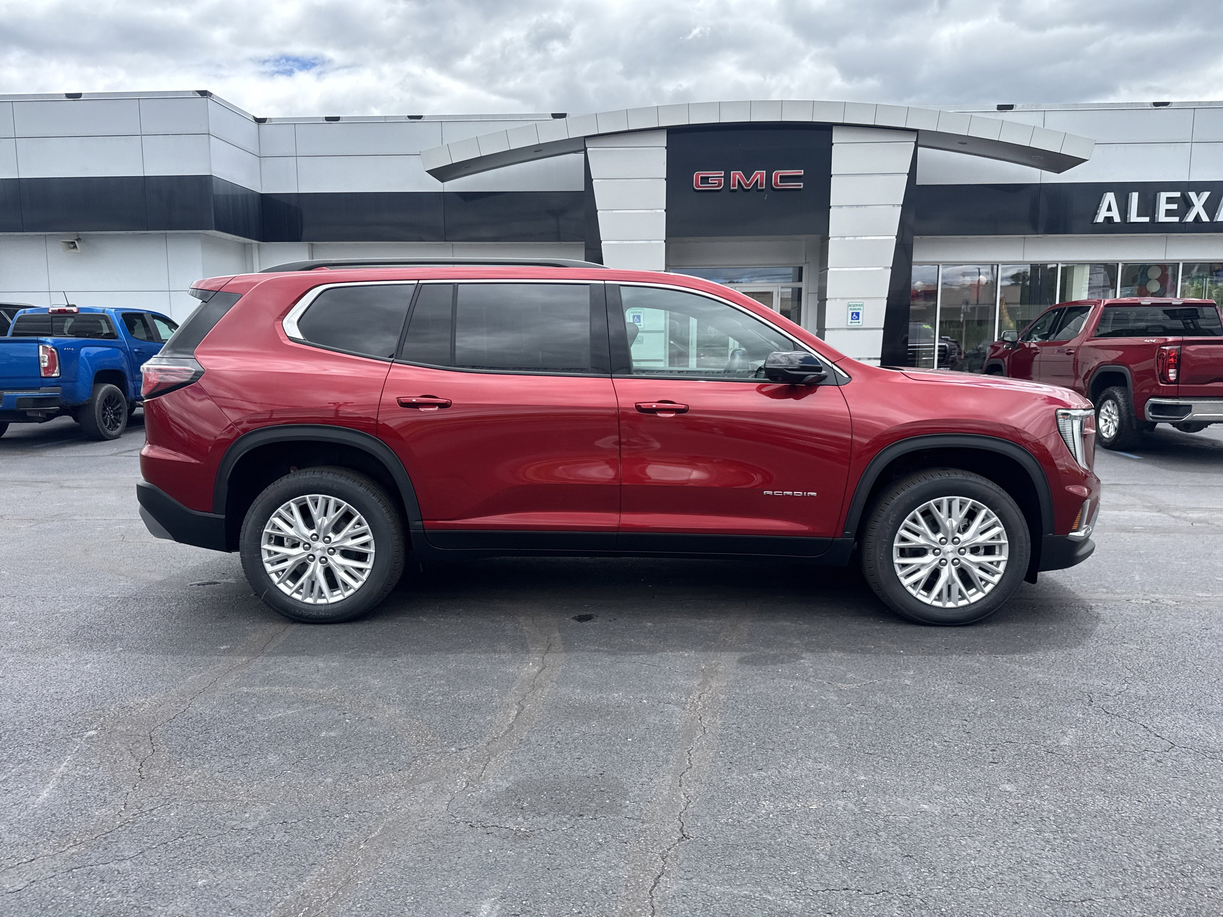 2026 GMC Acadia Elevation