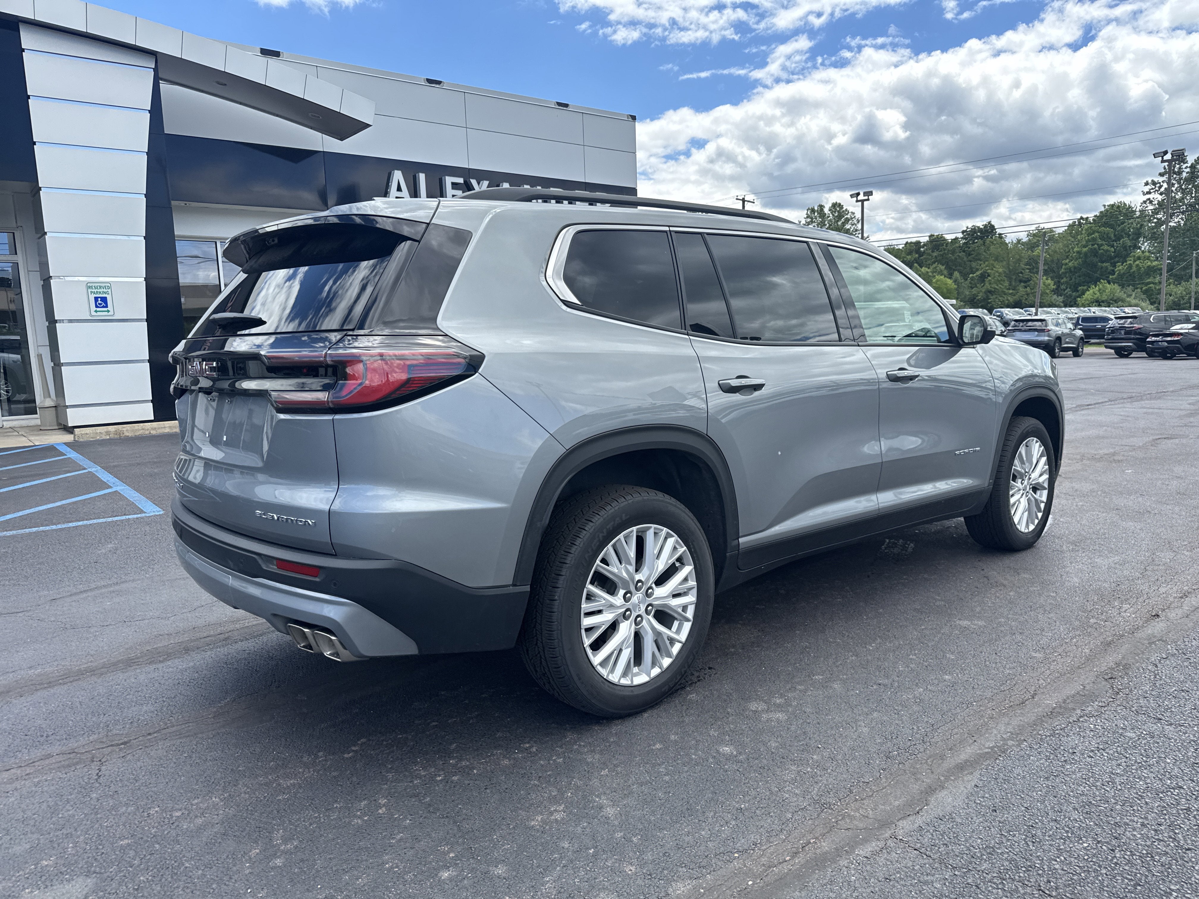 2026 GMC Acadia Elevation