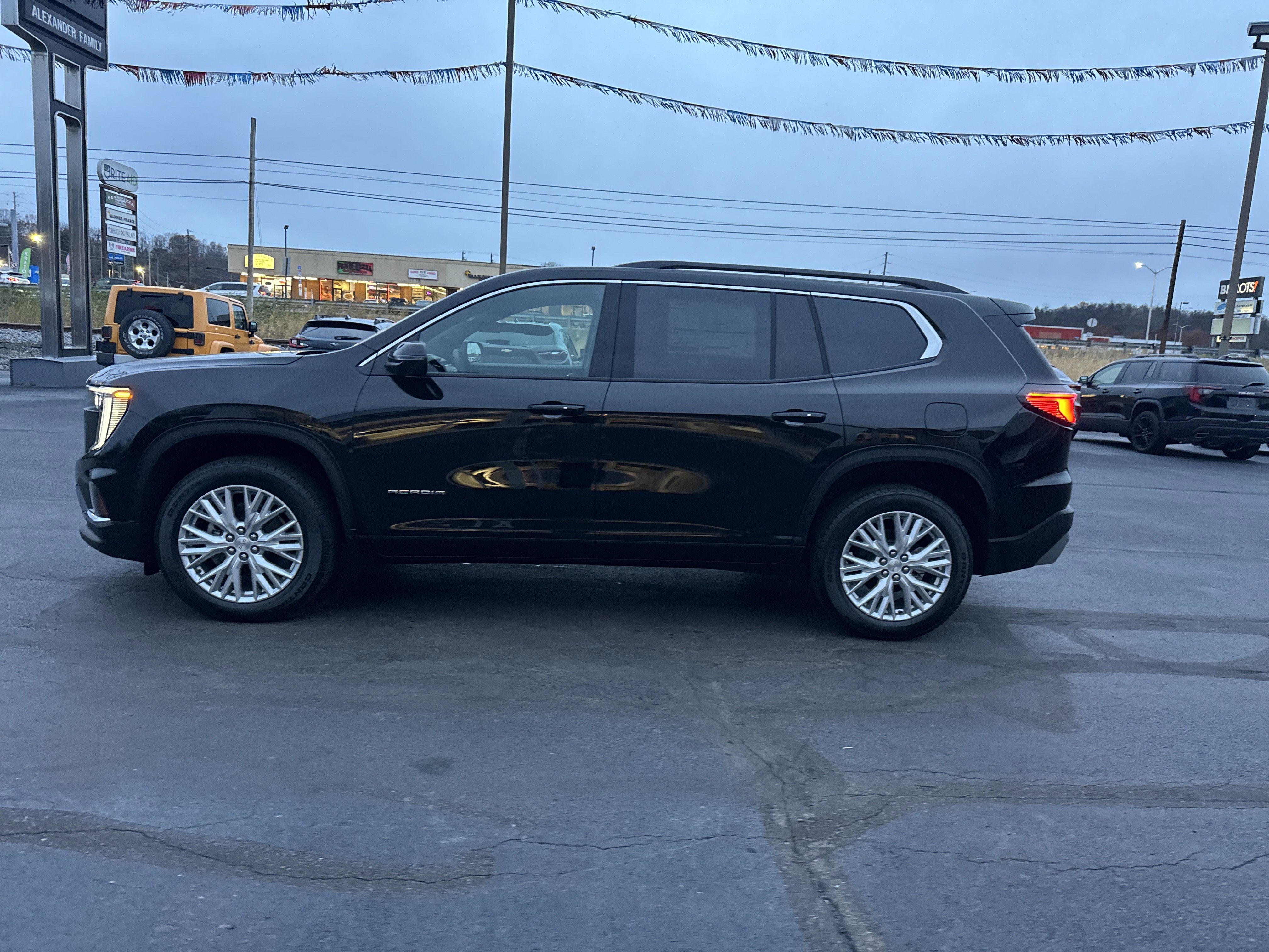 2026 GMC Acadia Elevation