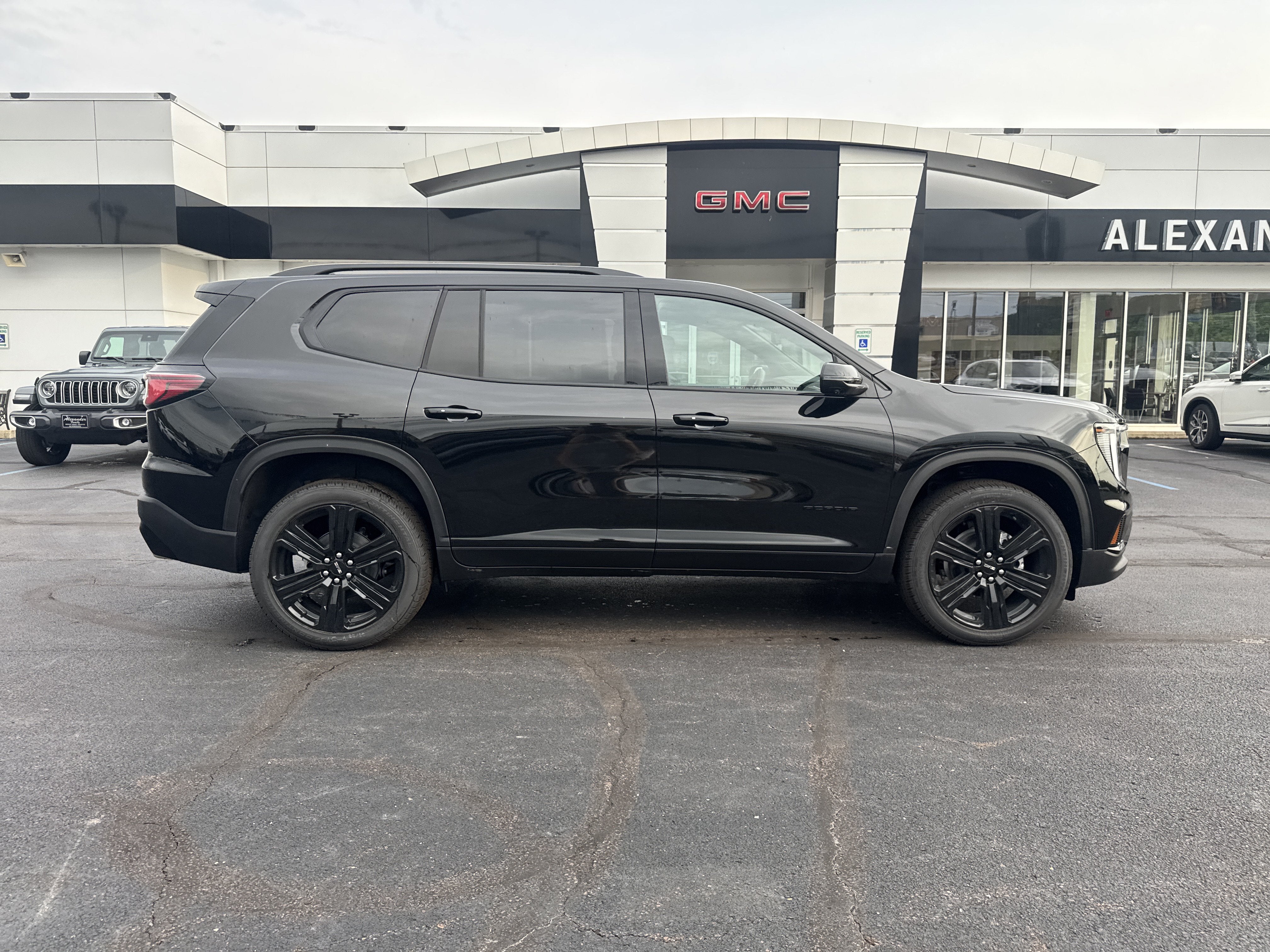 2026 GMC Acadia Elevation