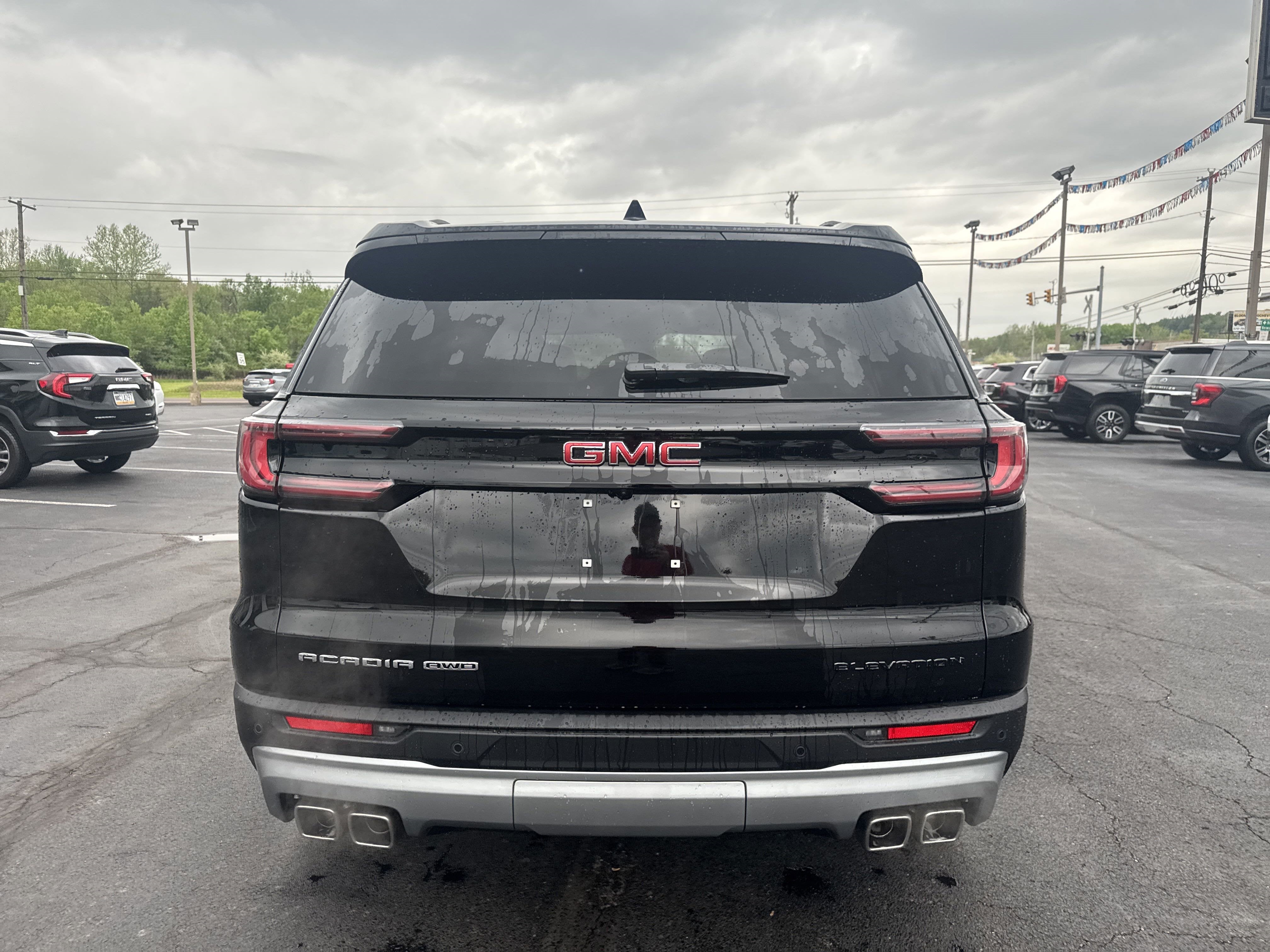 2025 GMC Acadia Elevation