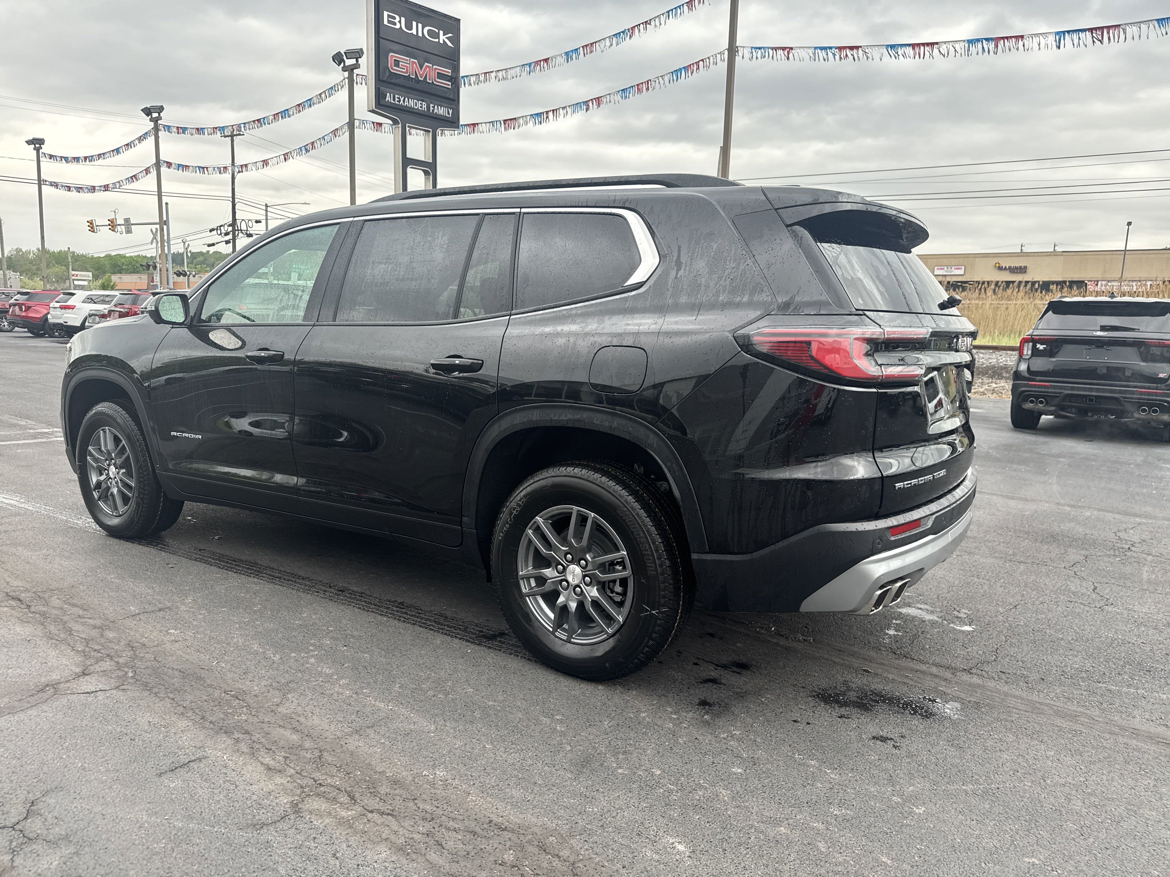 2025 GMC Acadia Elevation