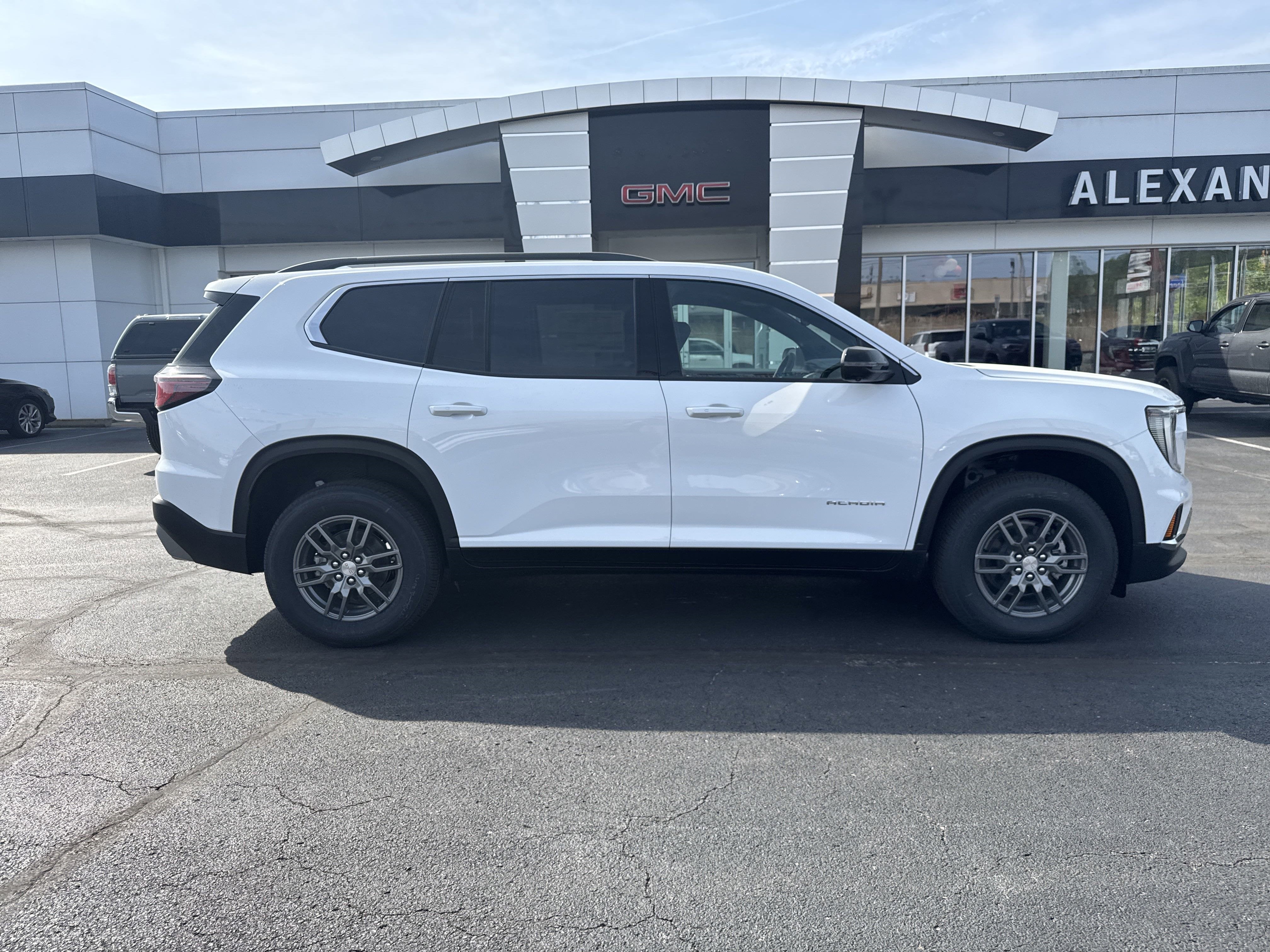 2025 GMC Acadia Elevation