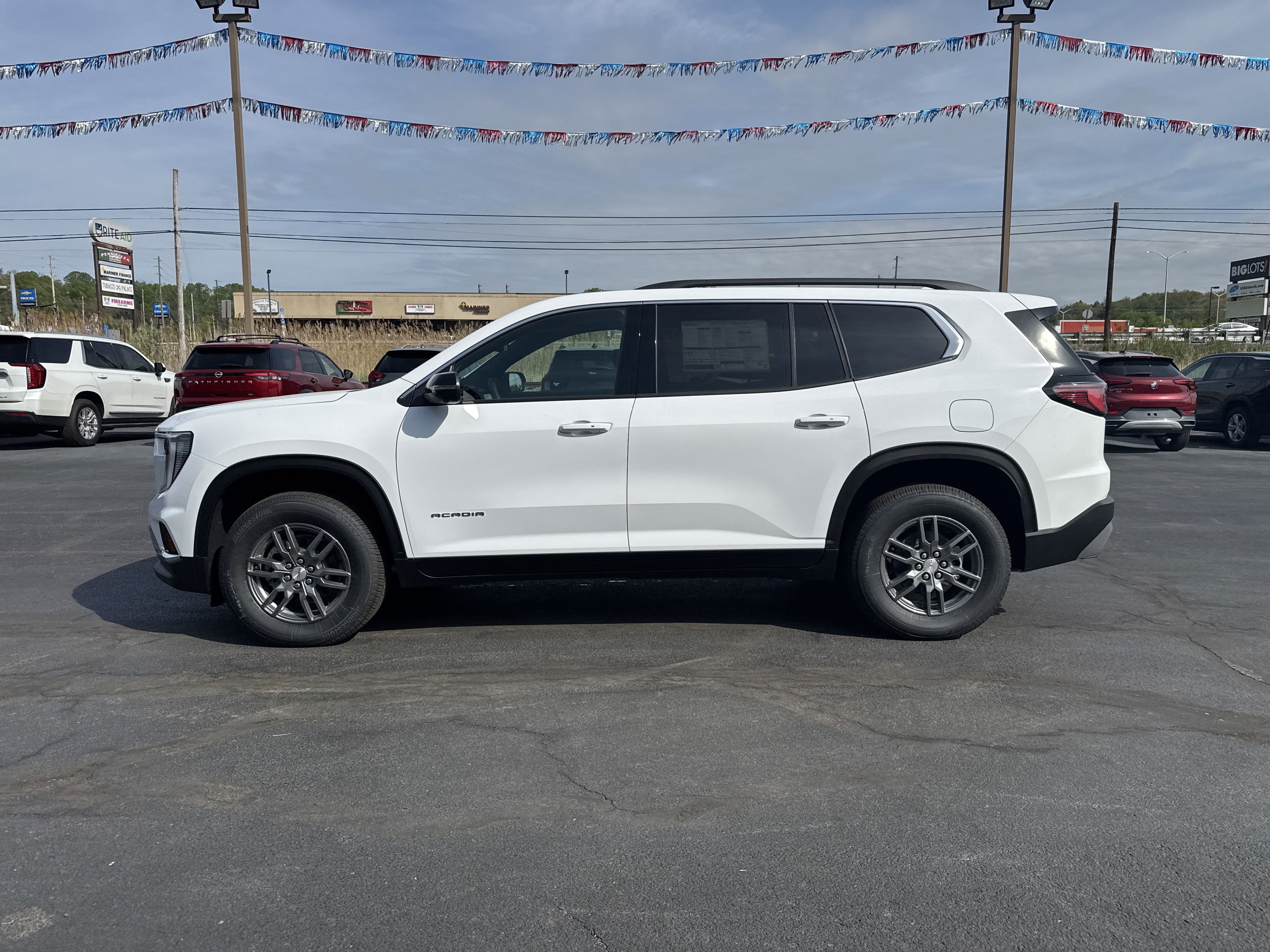 2025 GMC Acadia Elevation