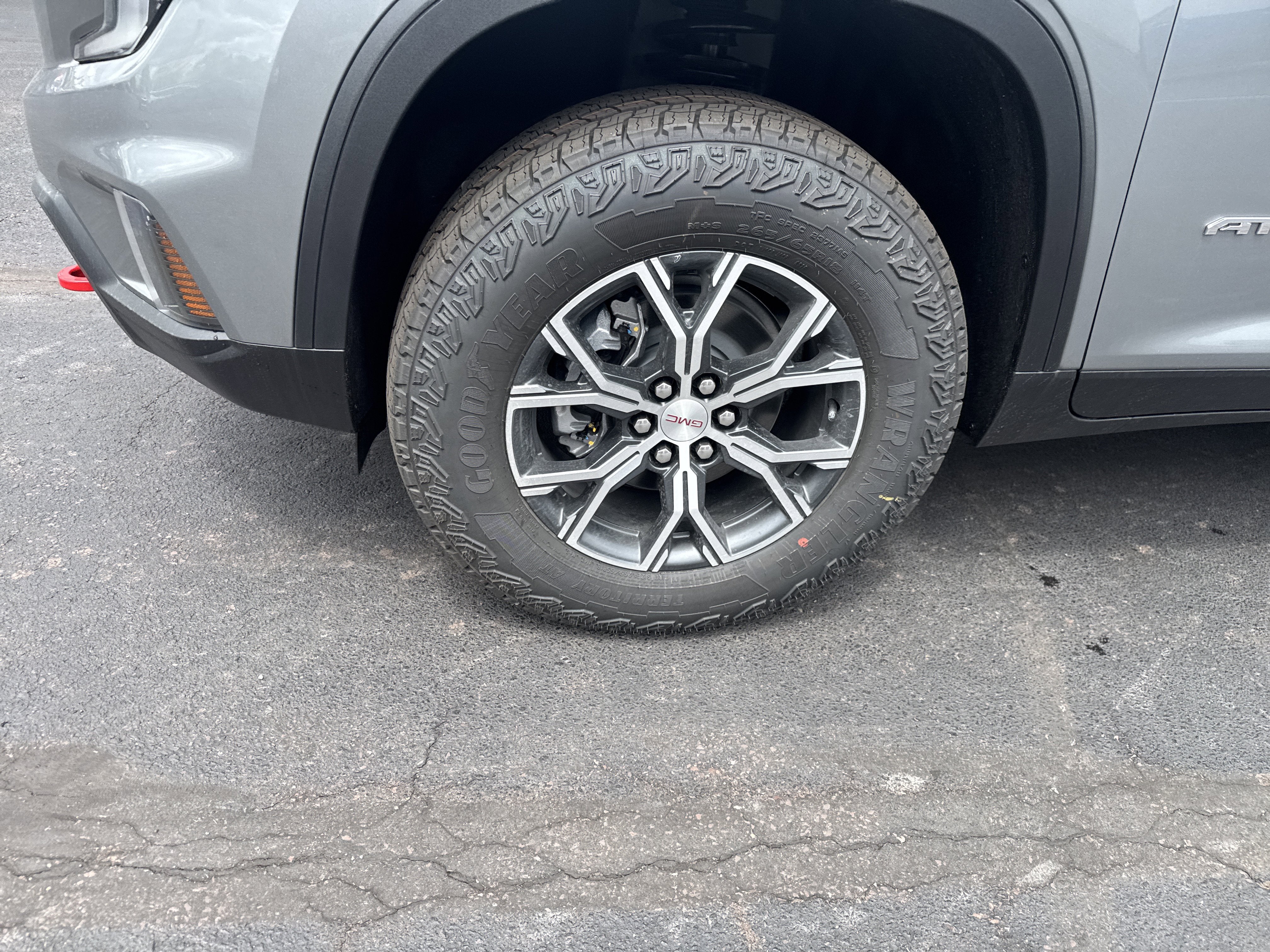 2026 GMC Acadia AT4