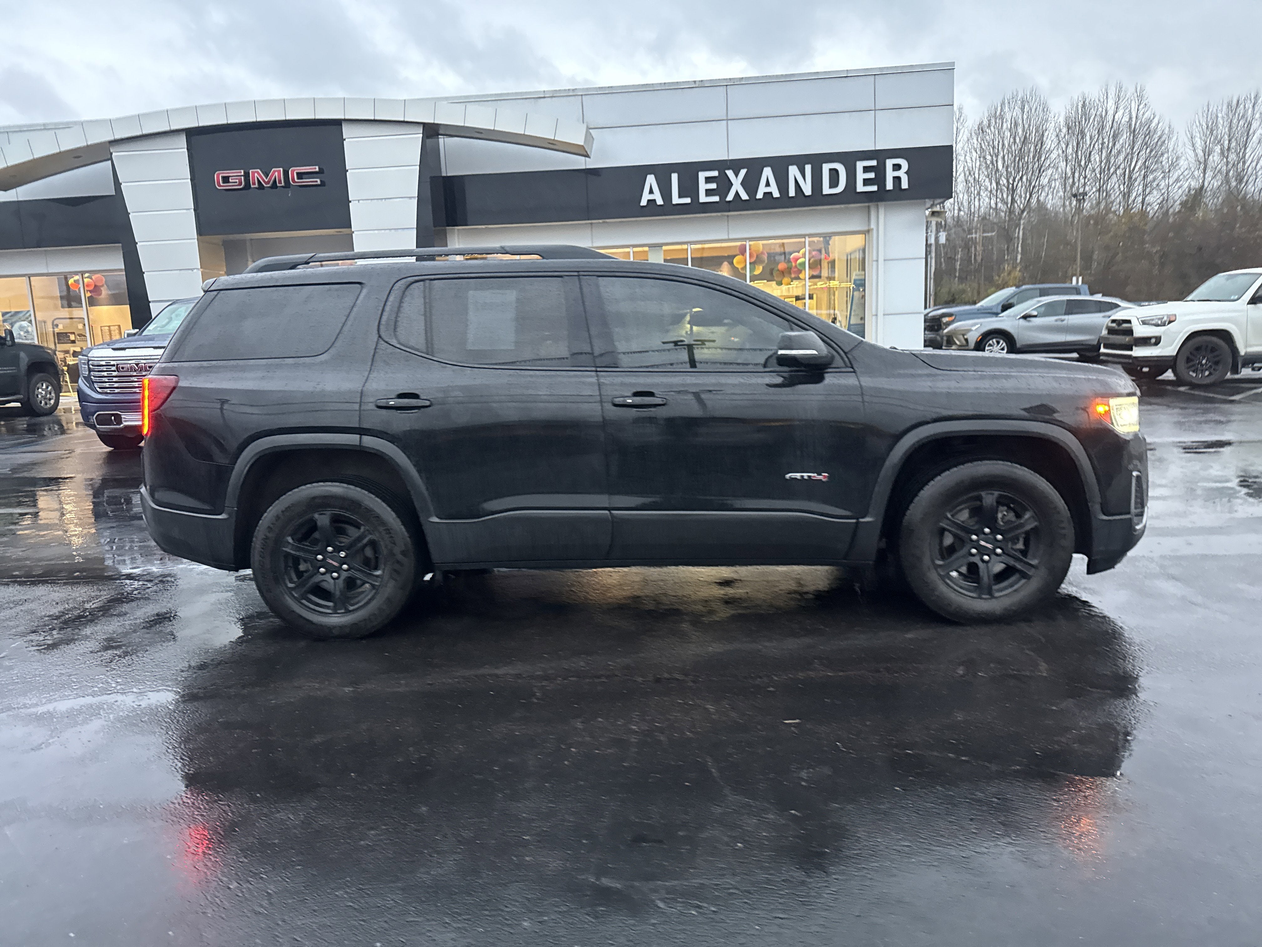 2021 GMC Acadia AT4
