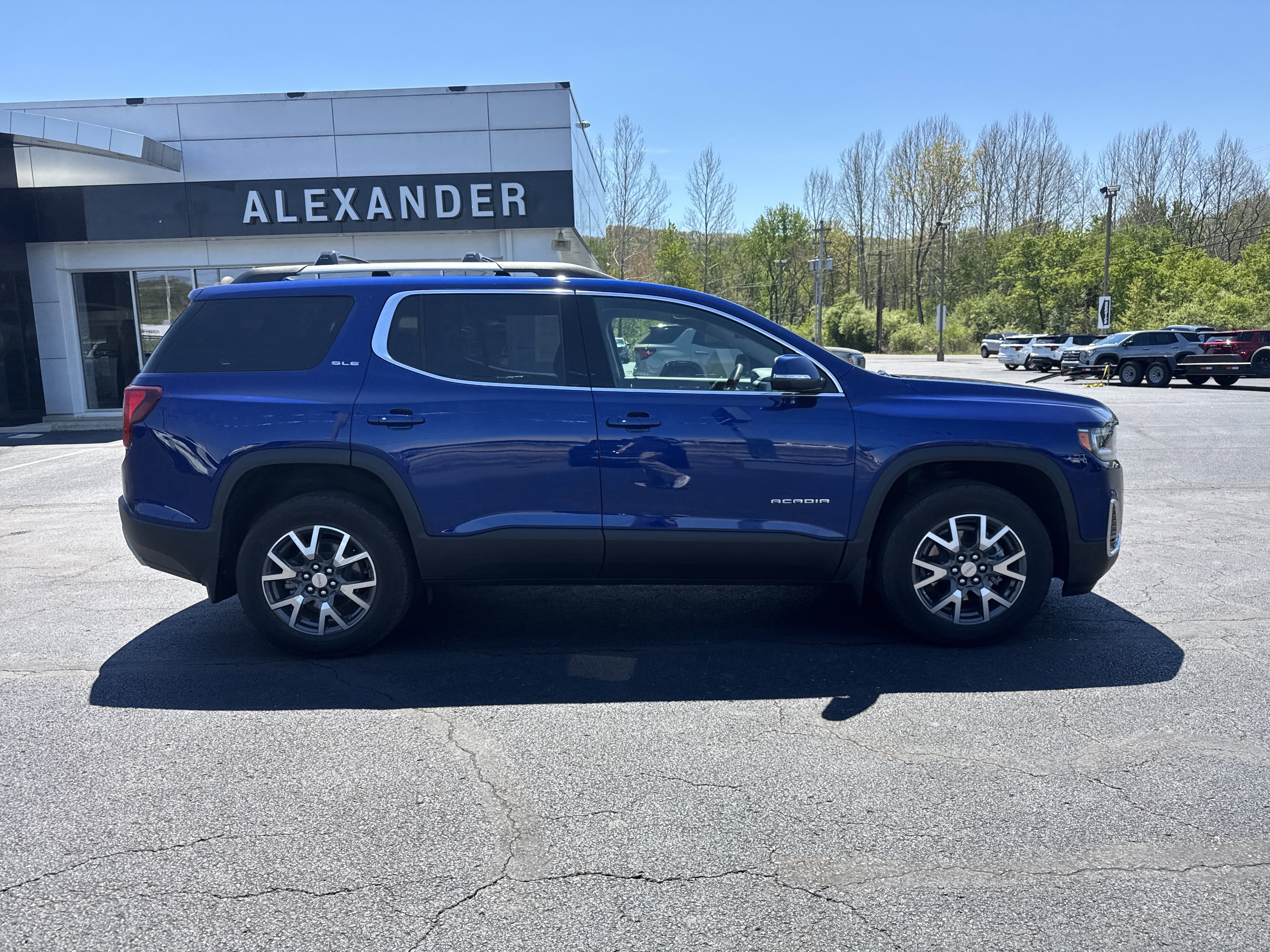 2023 GMC Acadia SLE