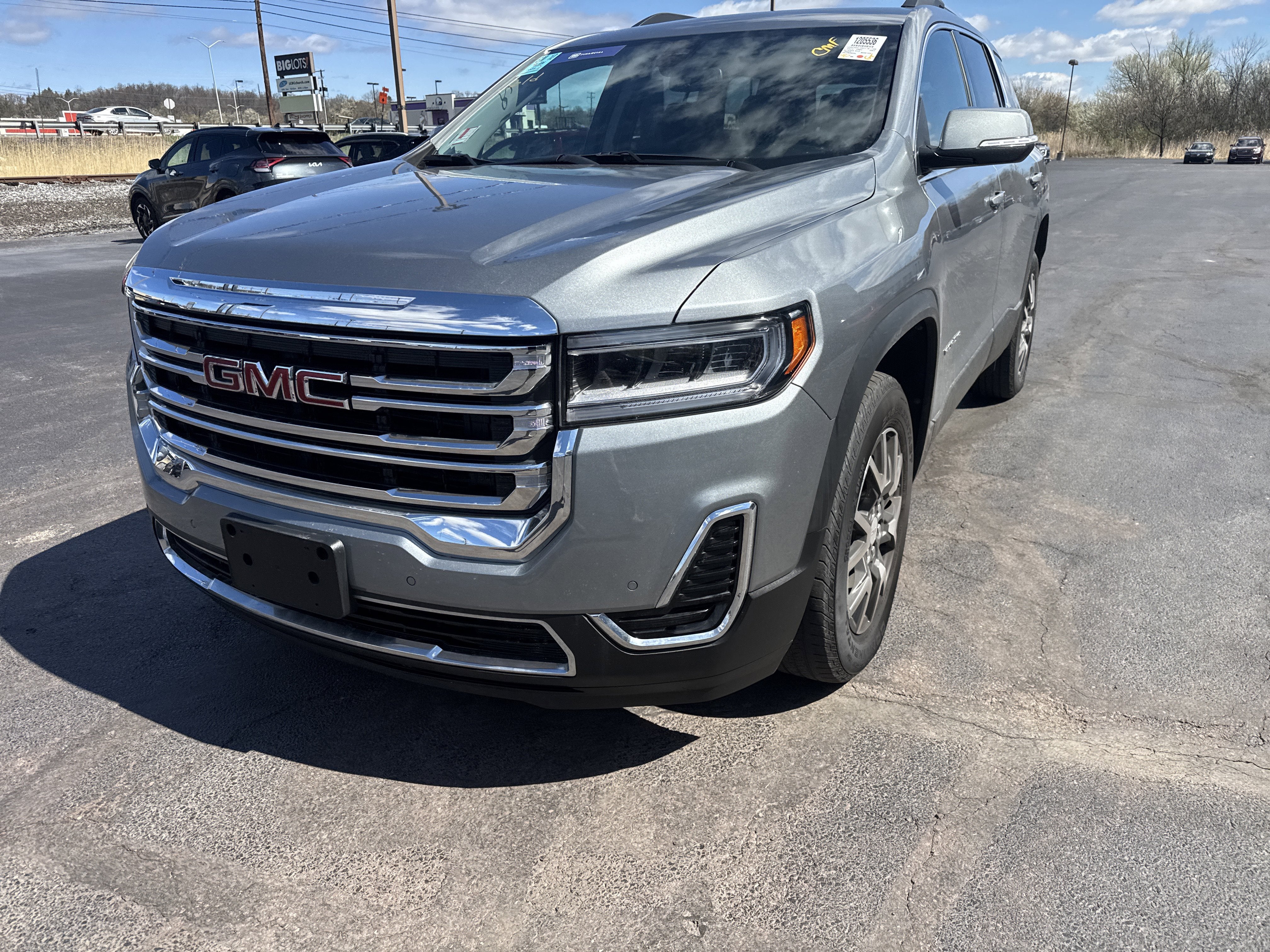 2023 GMC Acadia SLE