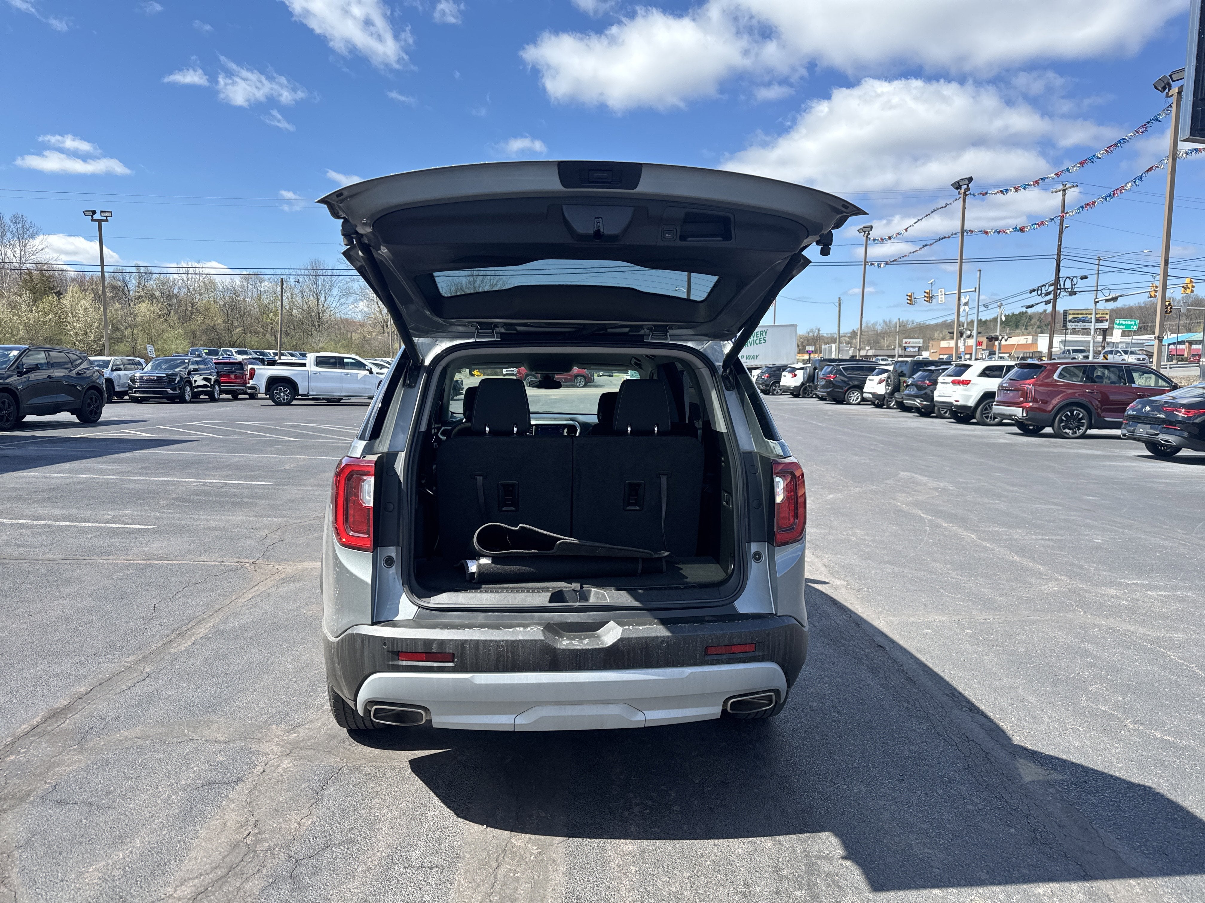 2023 GMC Acadia SLE