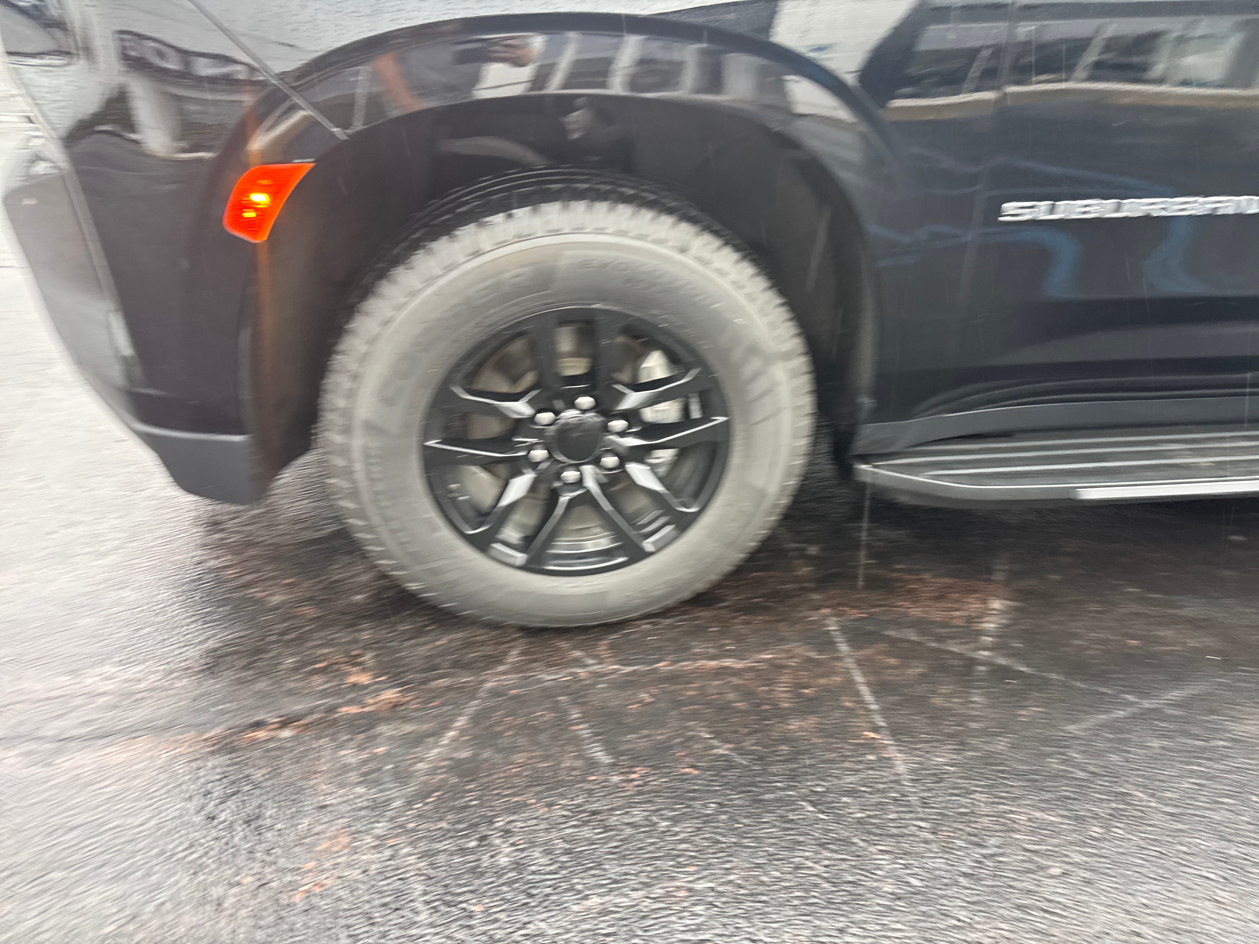 2023 Chevrolet Suburban LT