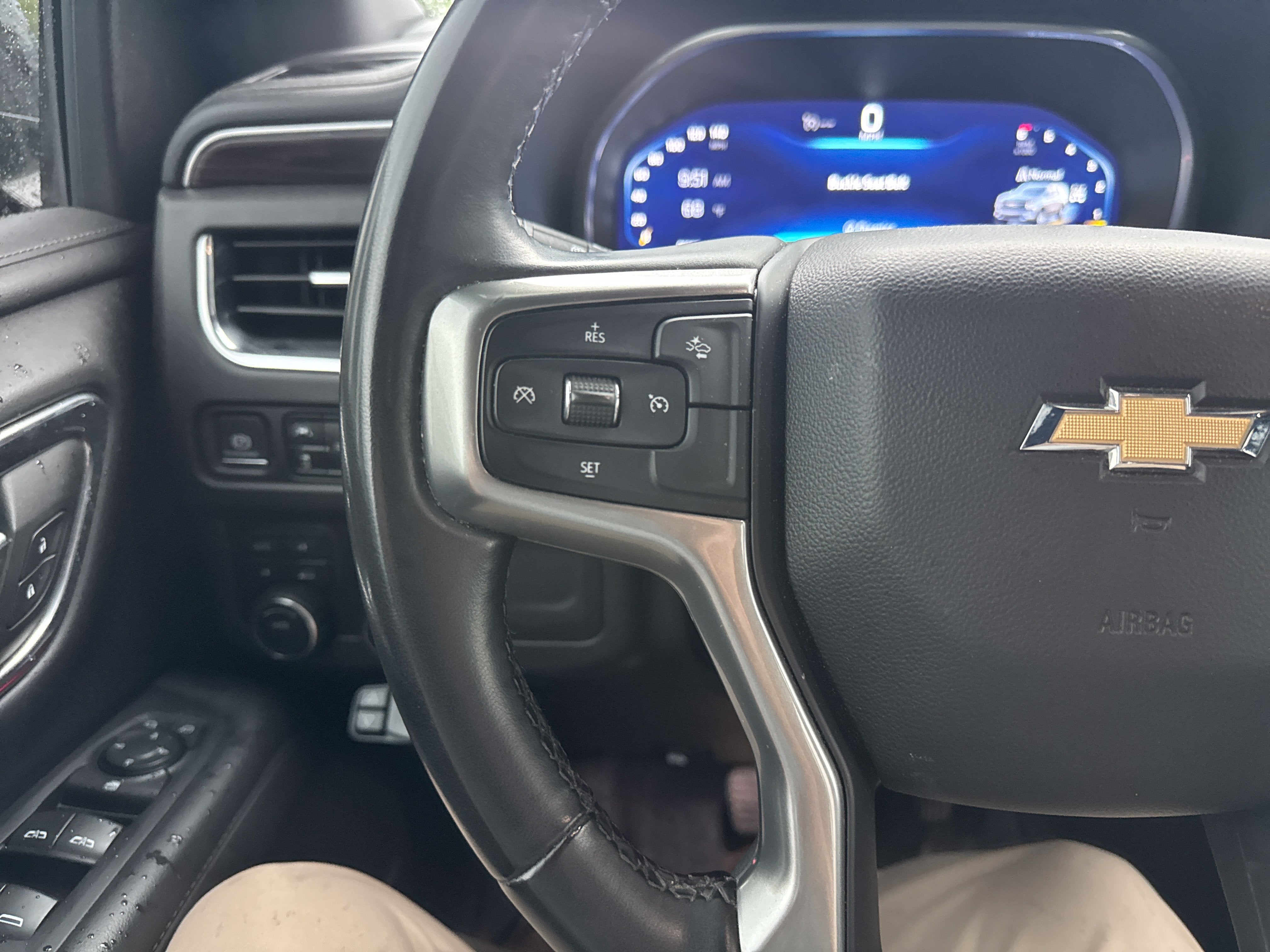 2023 Chevrolet Suburban LT