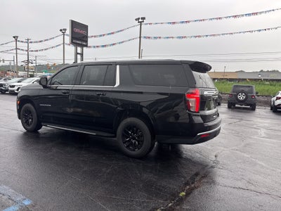 2023 Chevrolet Suburban LT