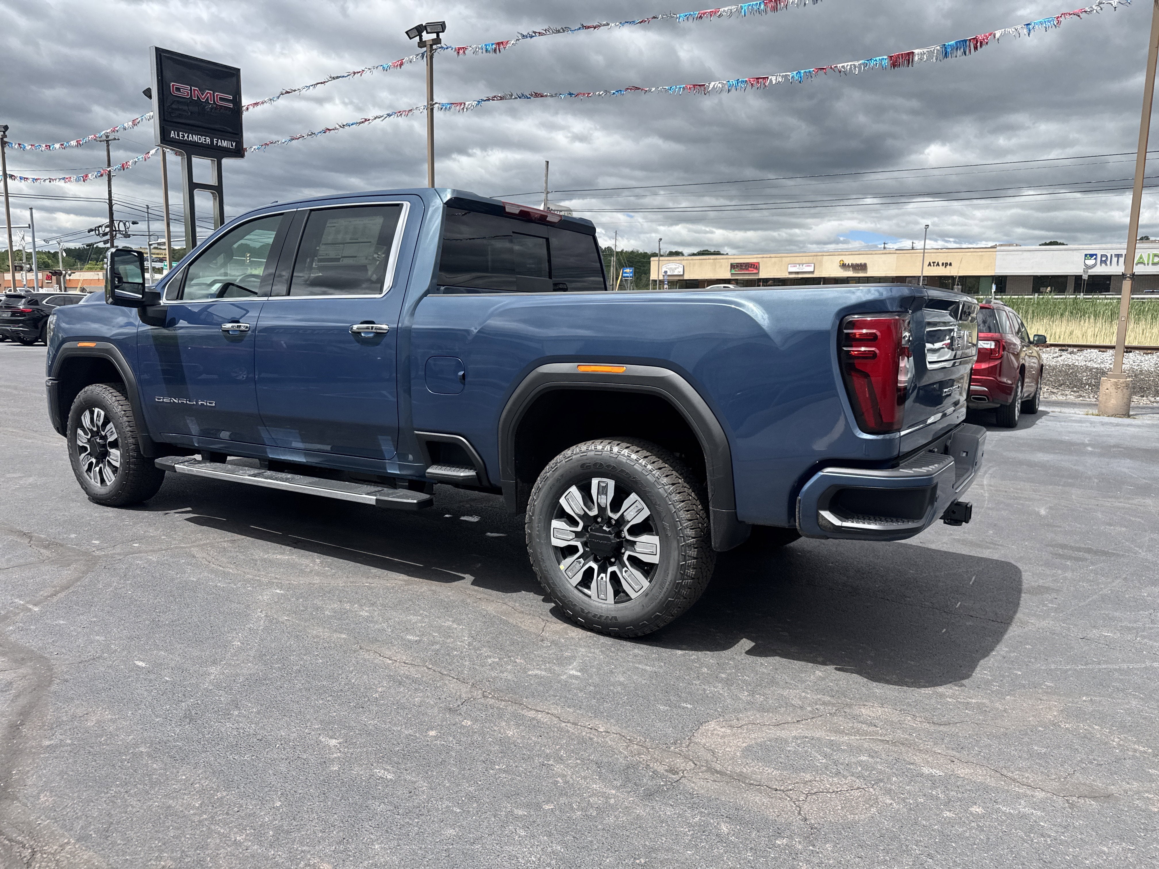 2026 GMC Sierra 2500HD Denali - Photo 6