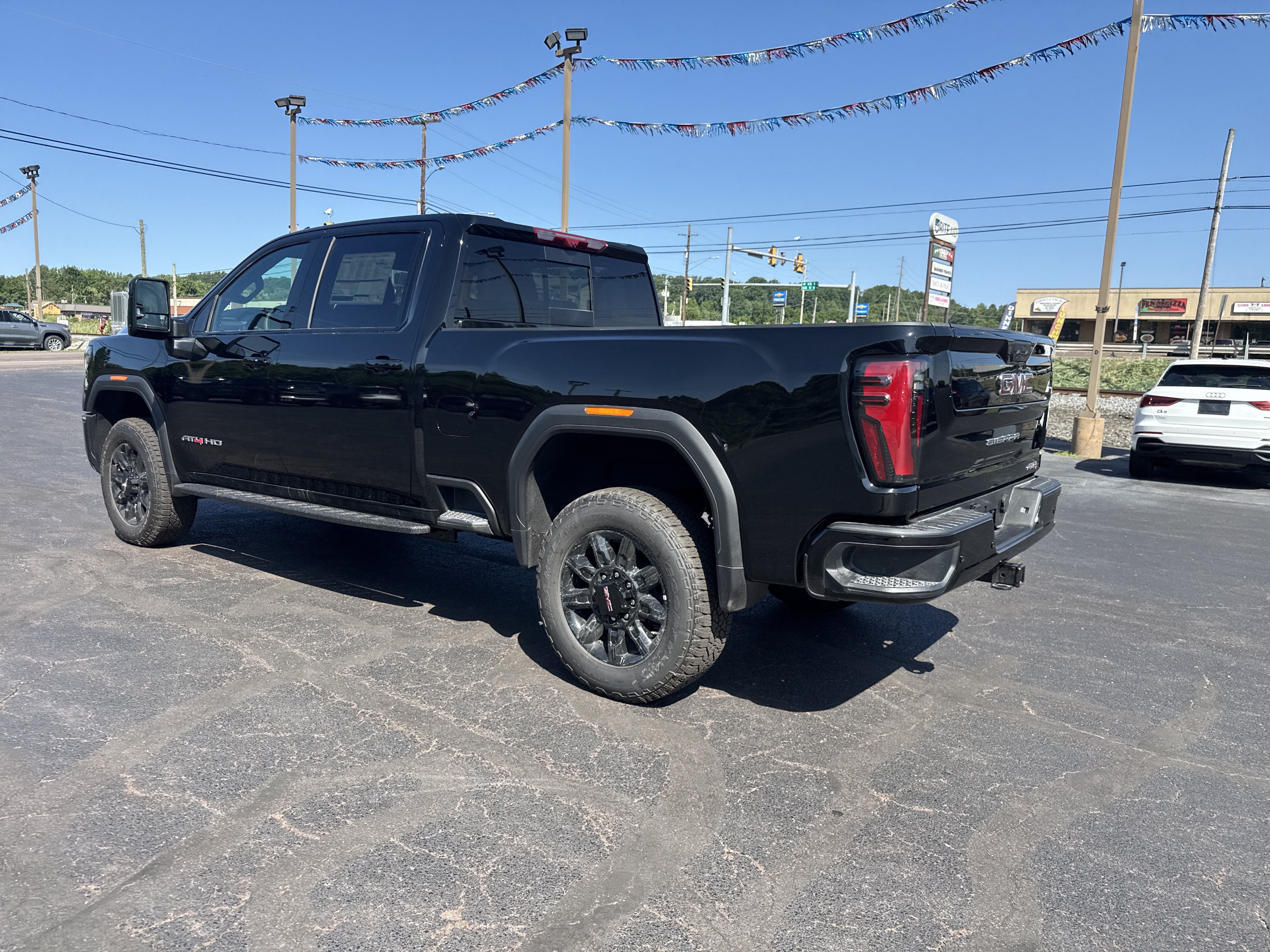 2026 GMC Sierra 3500HD AT4 - Photo 8
