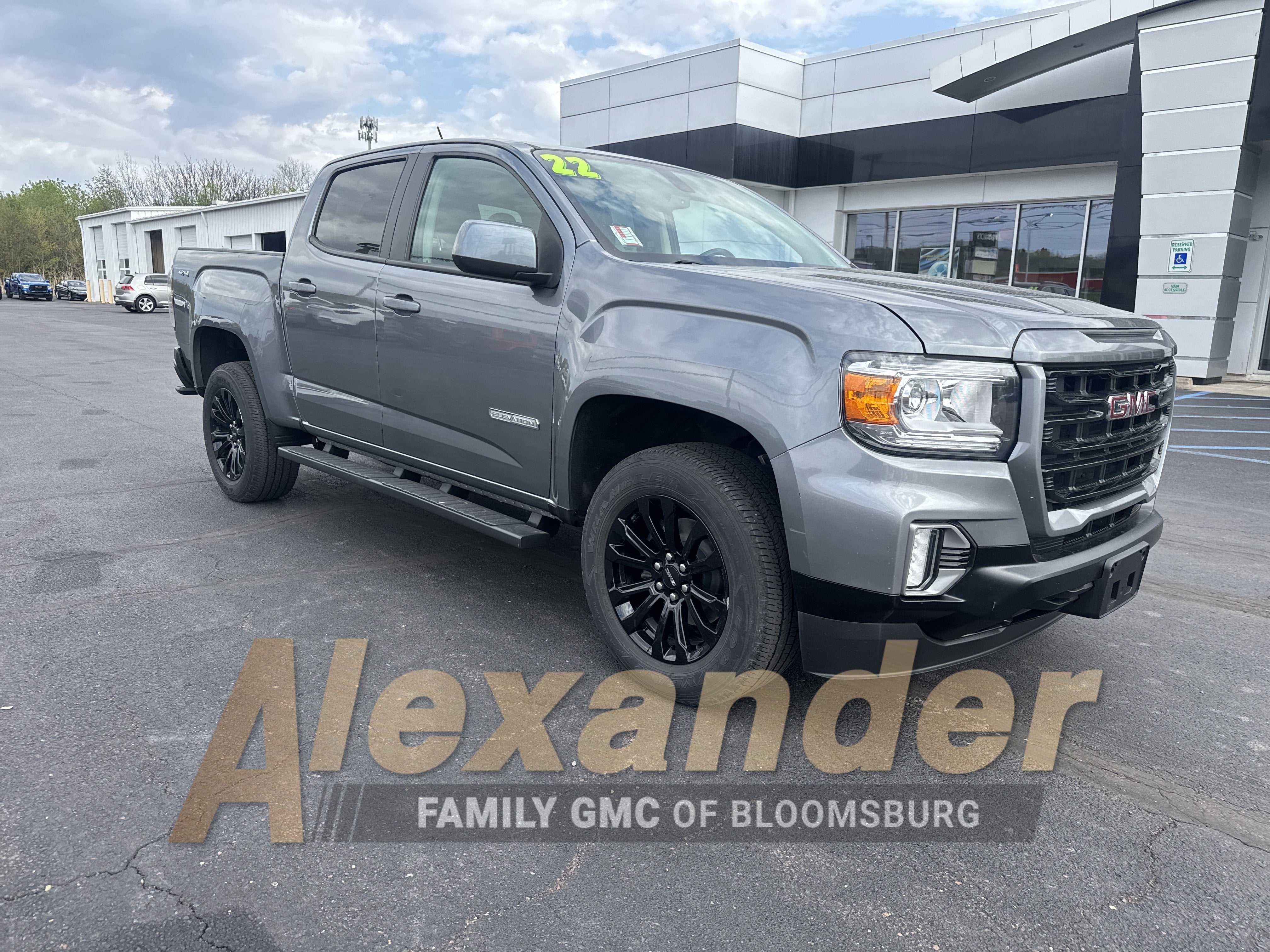 2022 GMC Canyon 4WD Elevation Crew Cab Short Box's photo