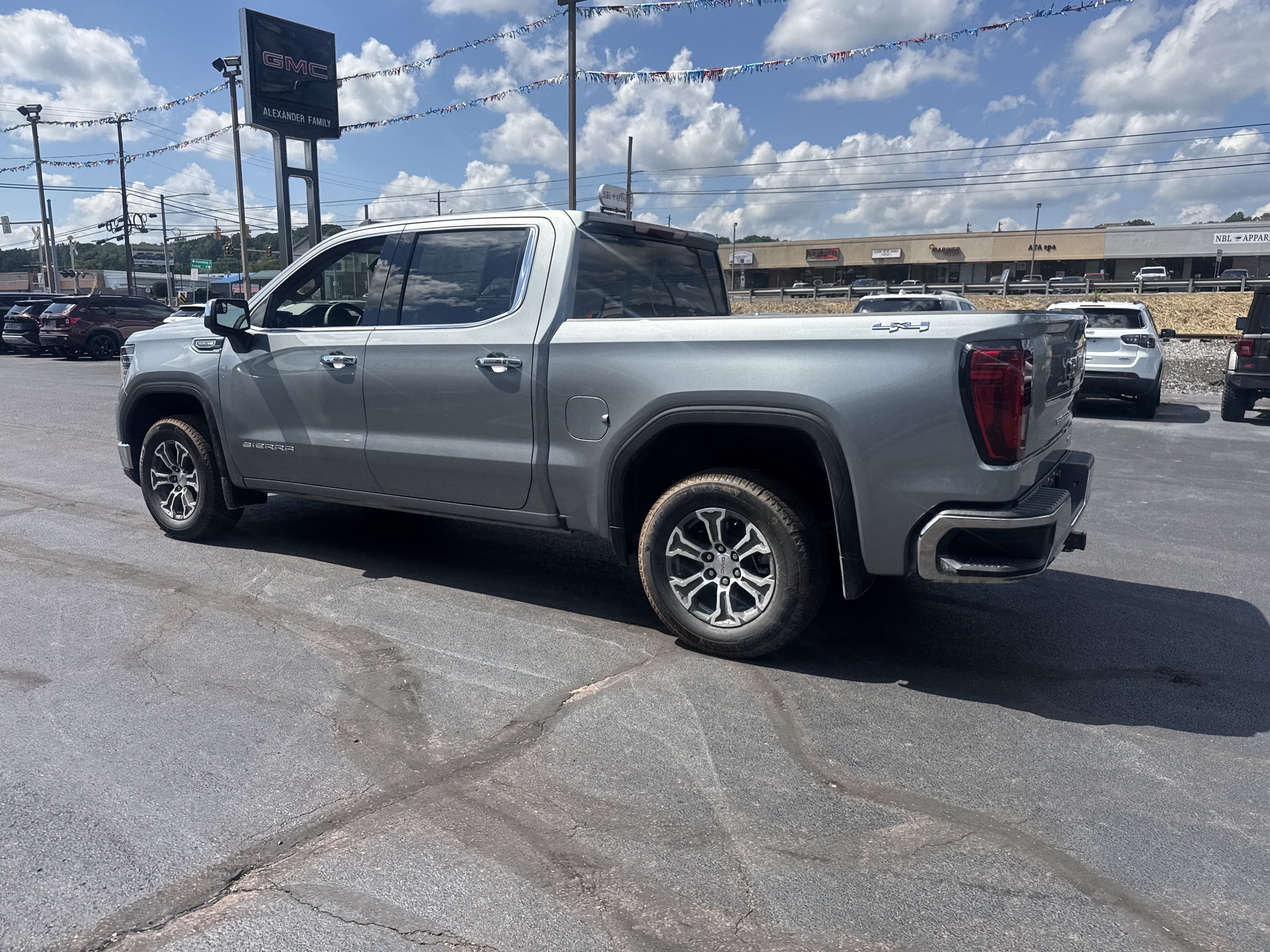 2026 GMC Sierra 1500 SLT