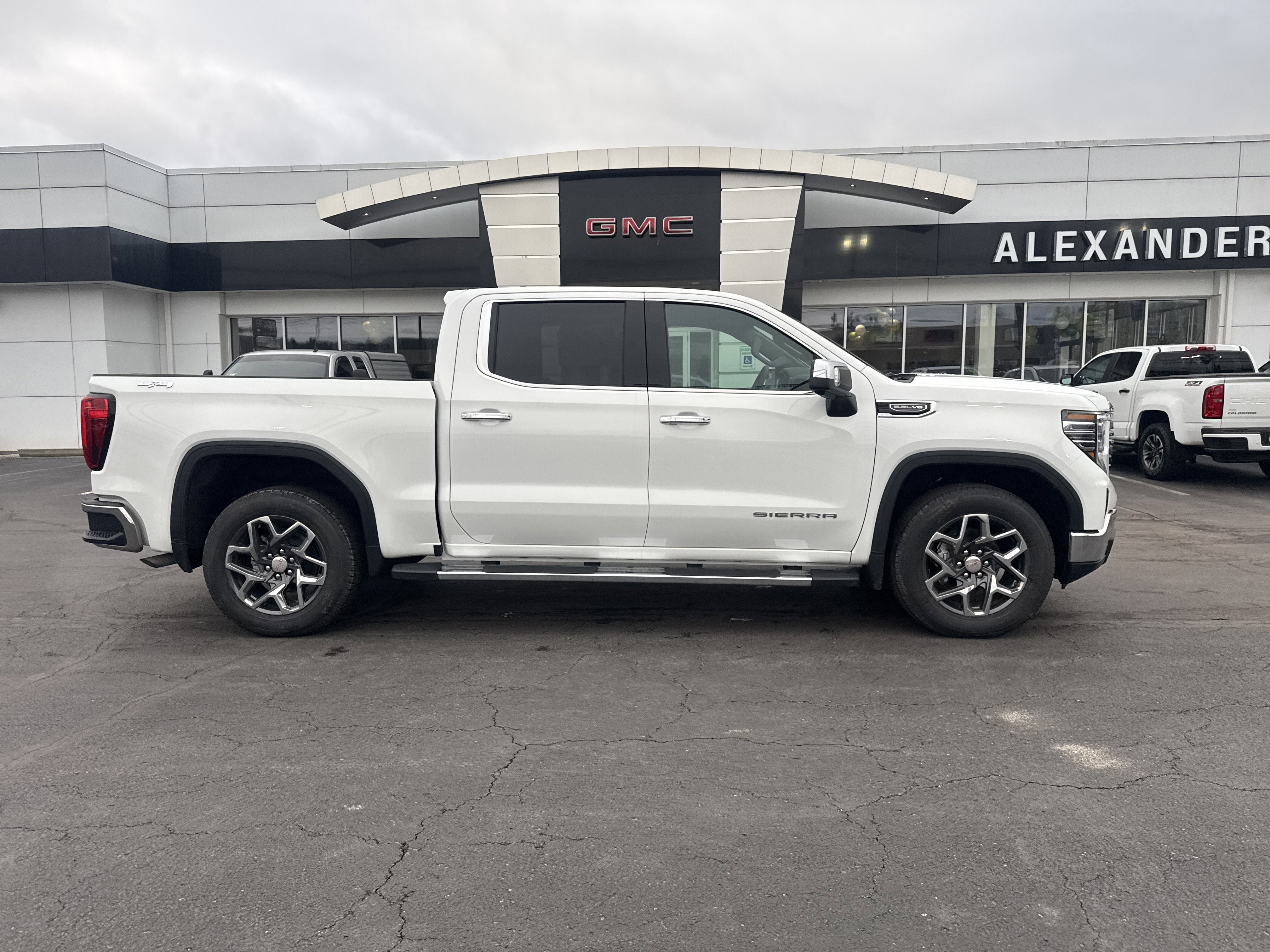 2026 GMC Sierra 1500 SLT