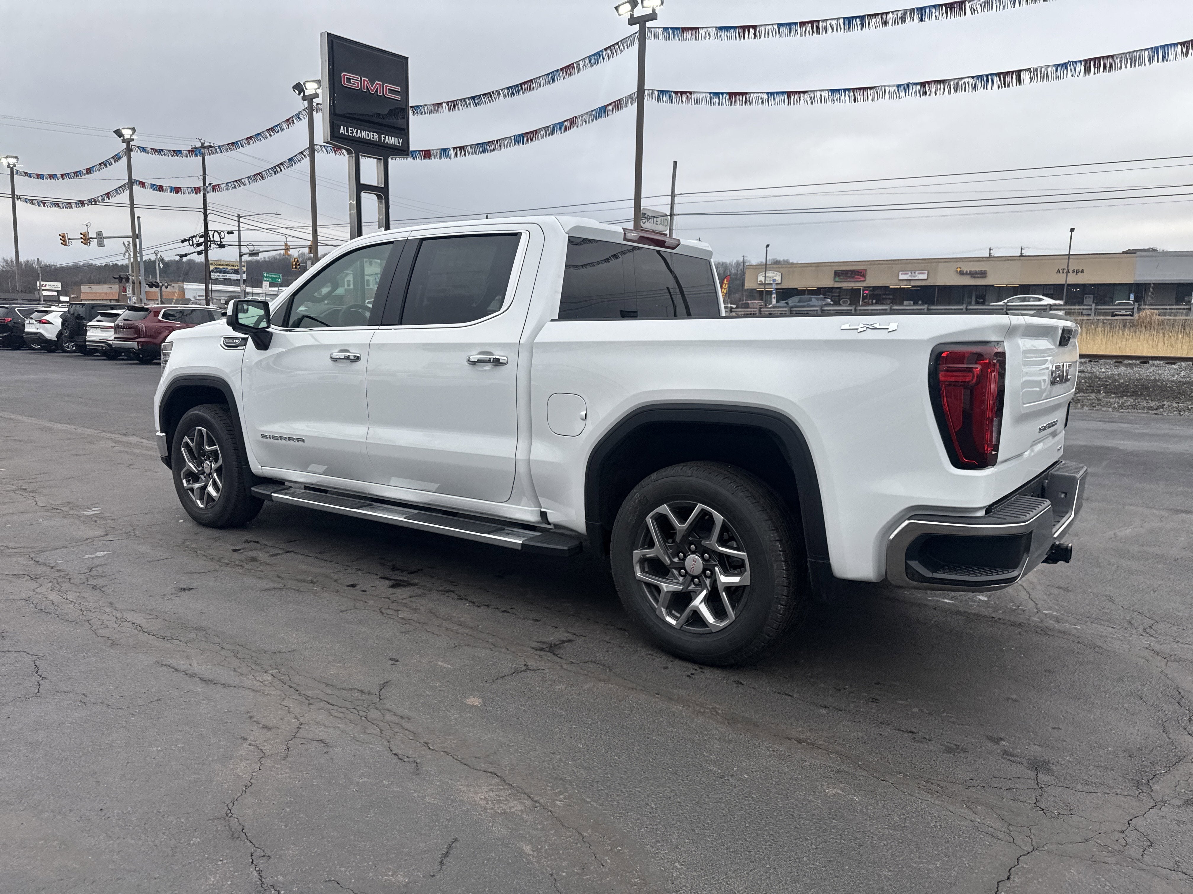 2026 GMC Sierra 1500 SLT