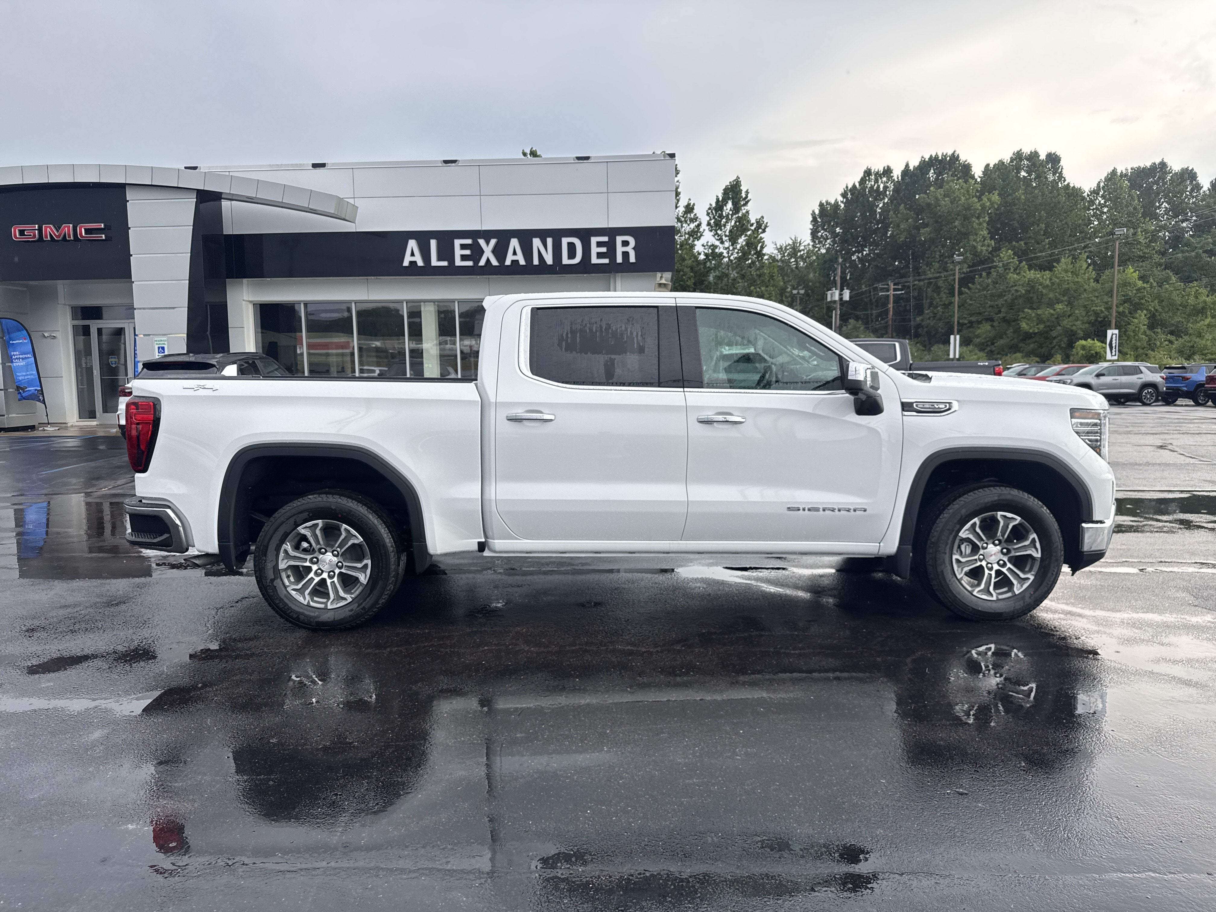 2026 GMC Sierra 1500 SLT