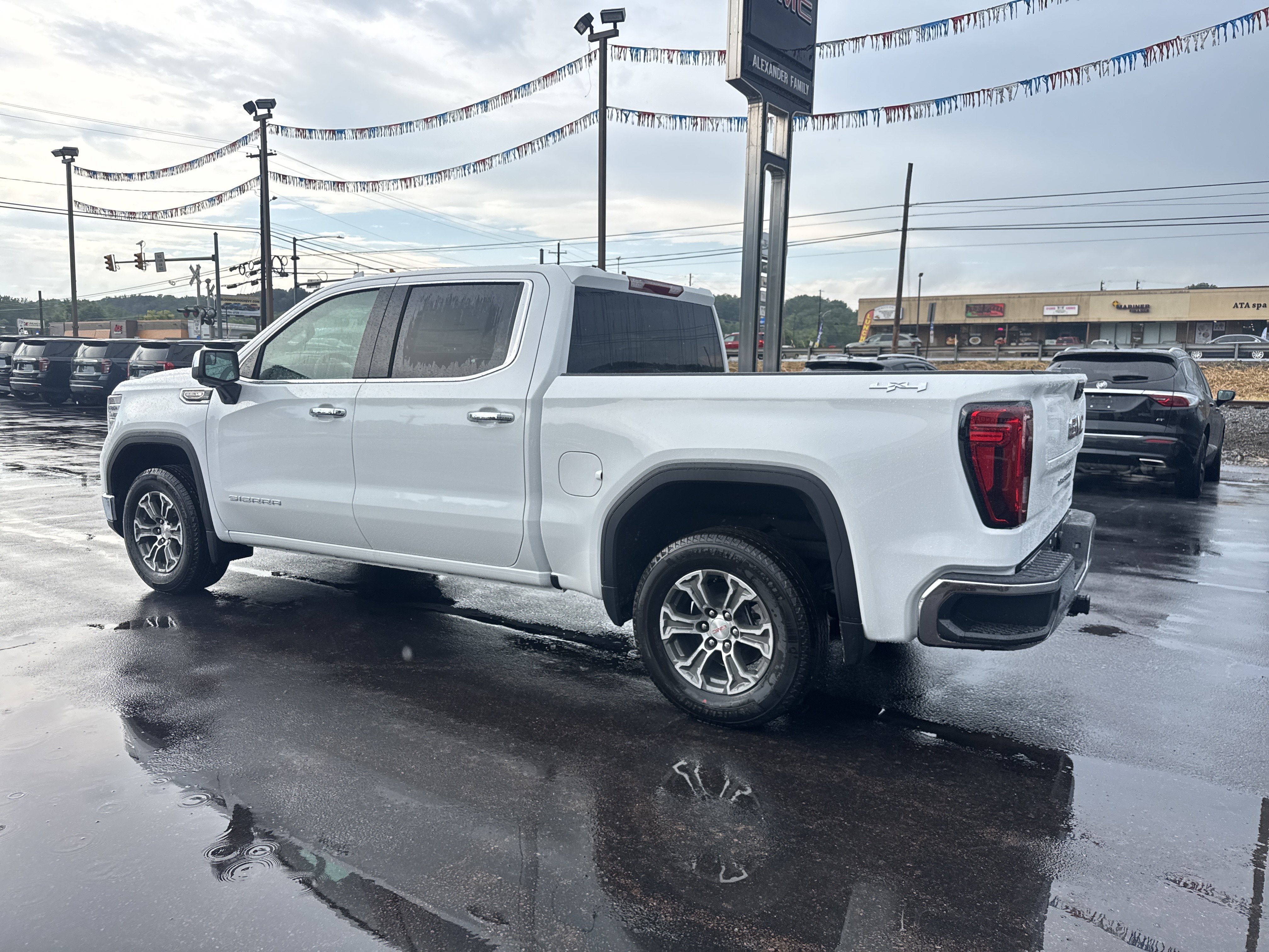 2026 GMC Sierra 1500 SLT