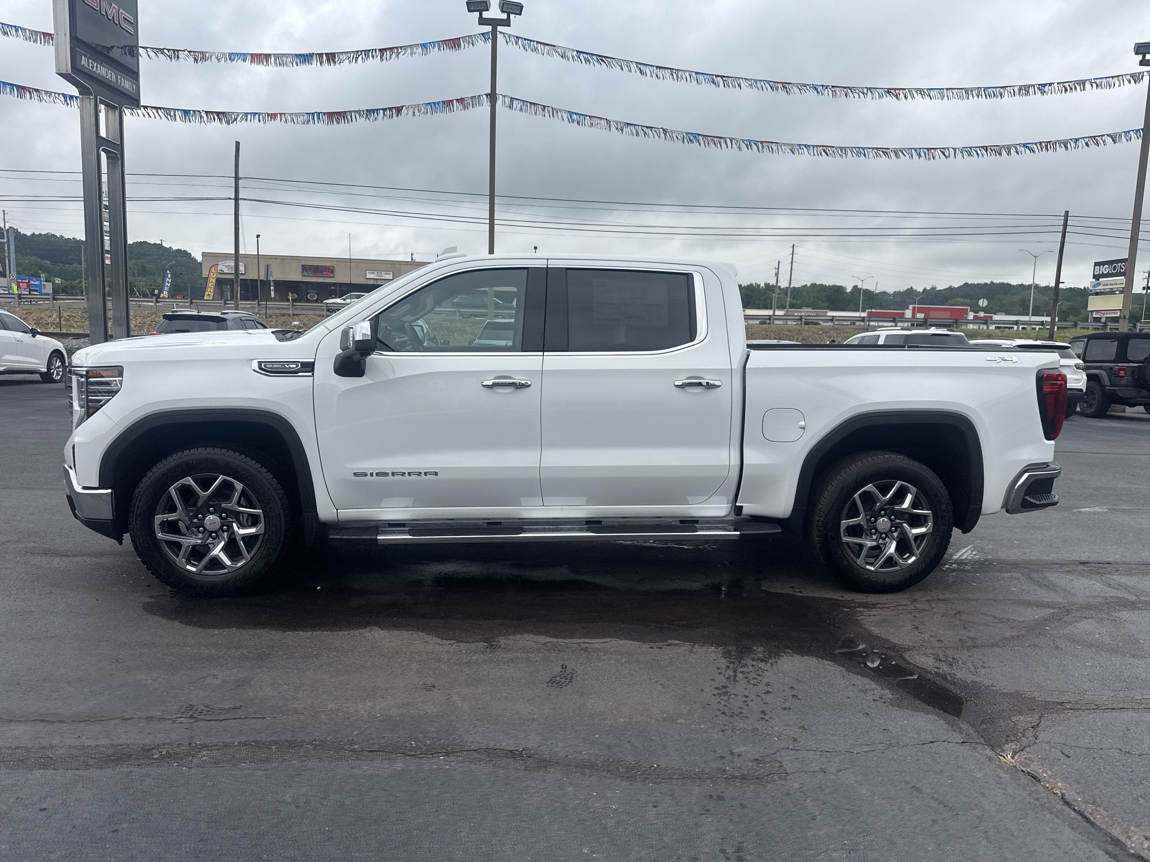 2026 GMC Sierra 1500 SLT