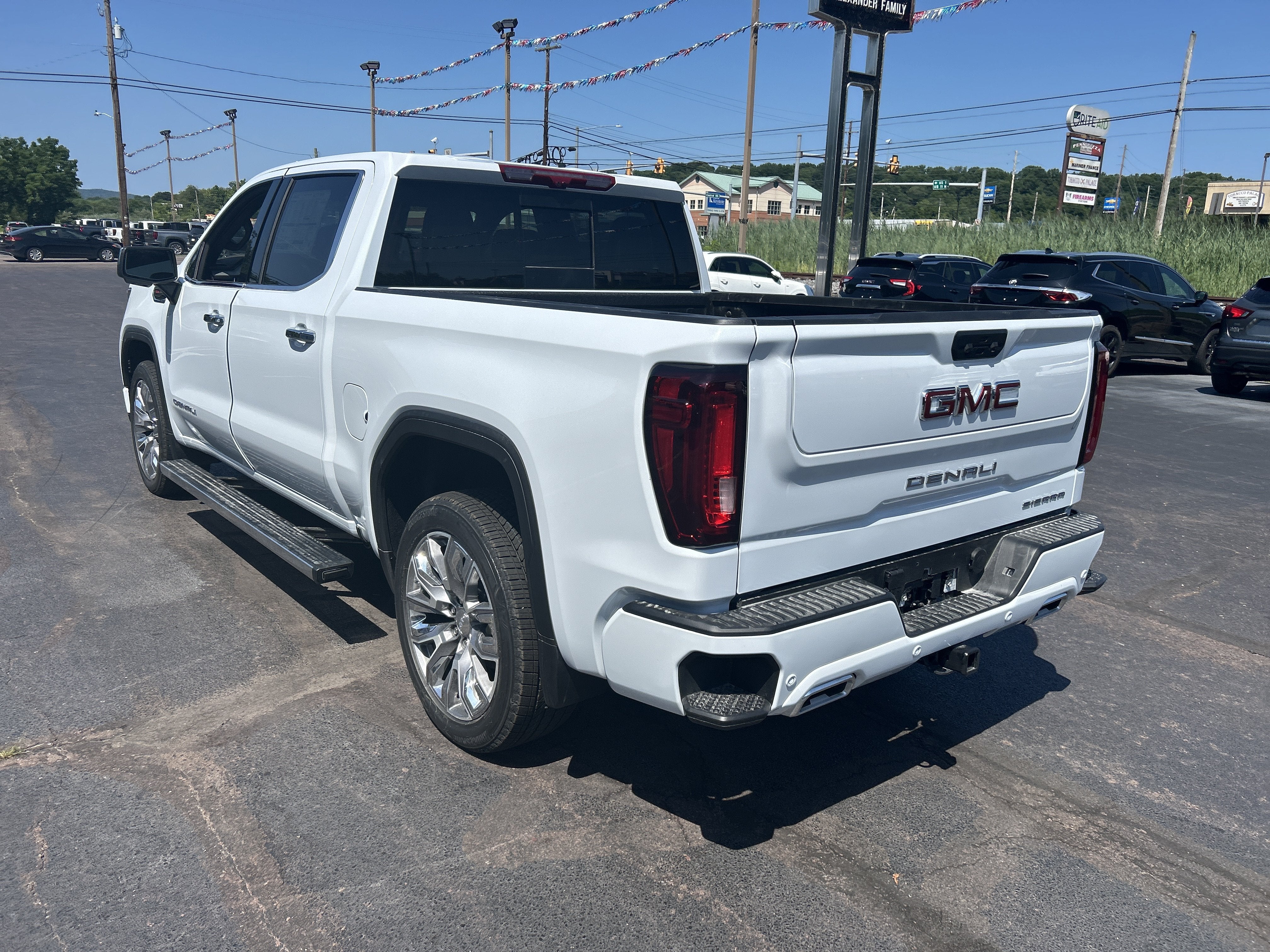 2026 GMC Sierra 1500 Denali - Photo 7