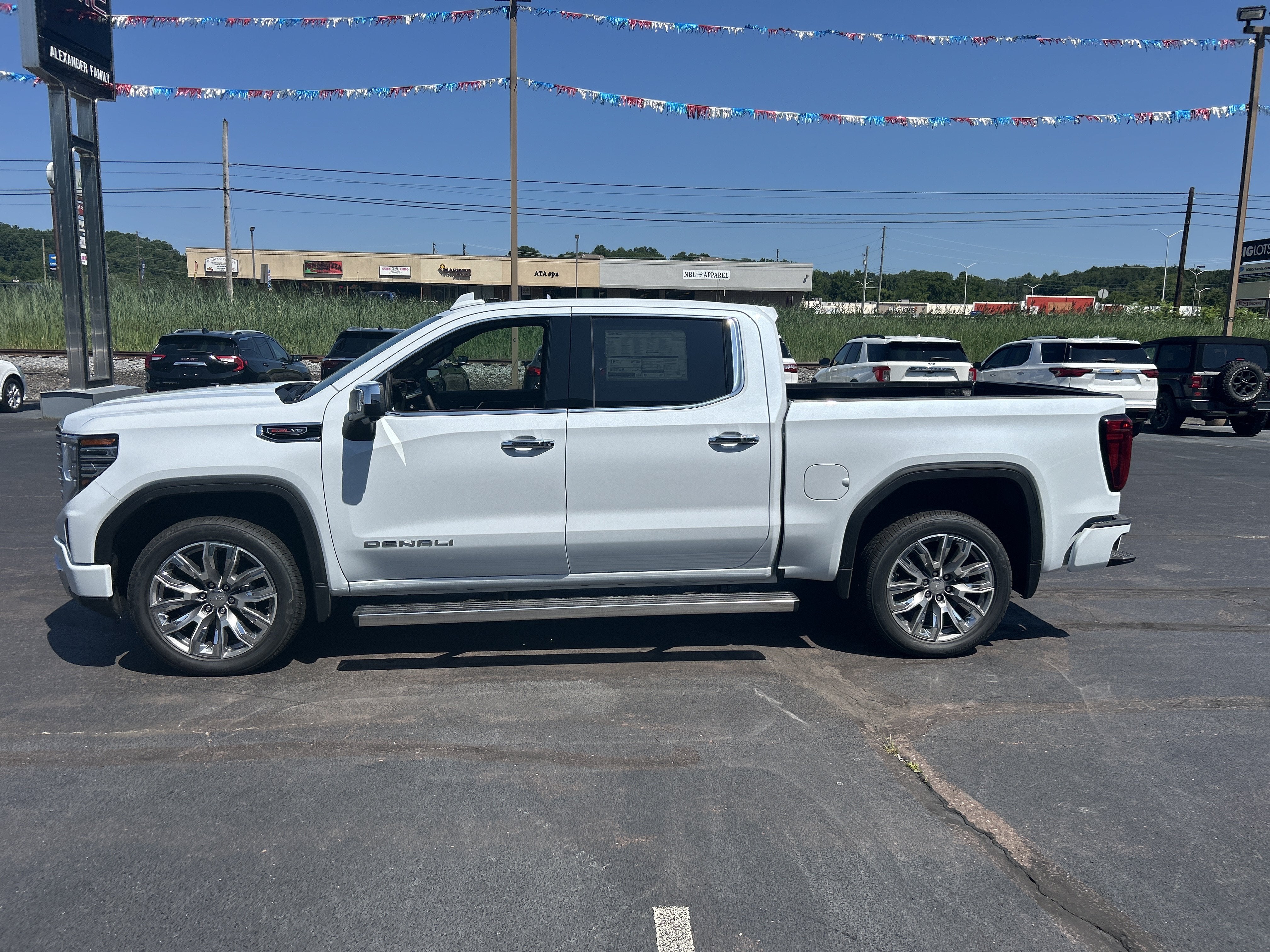2026 GMC Sierra 1500 Denali - Photo 8