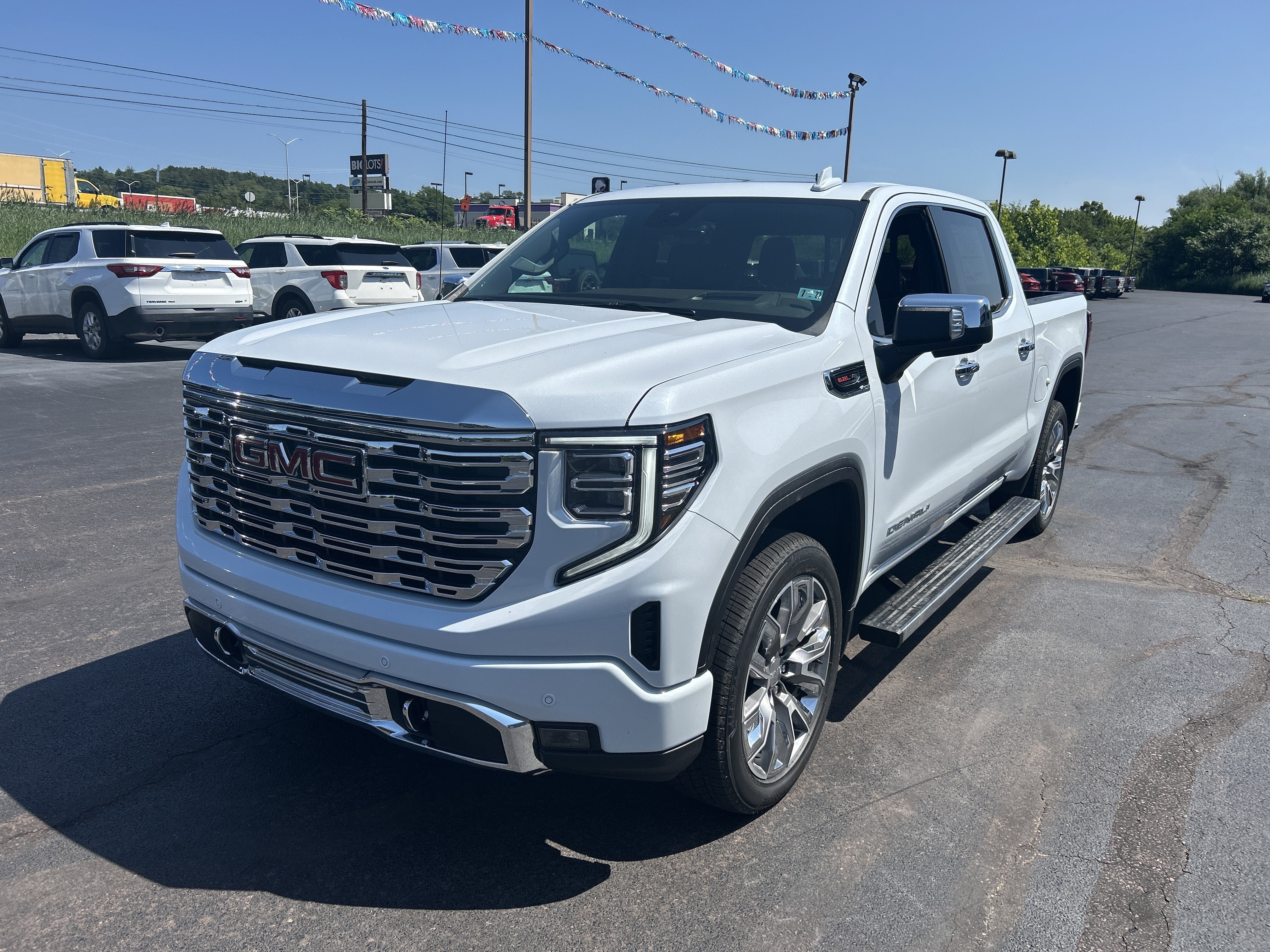2026 GMC Sierra 1500 Denali - Photo 9