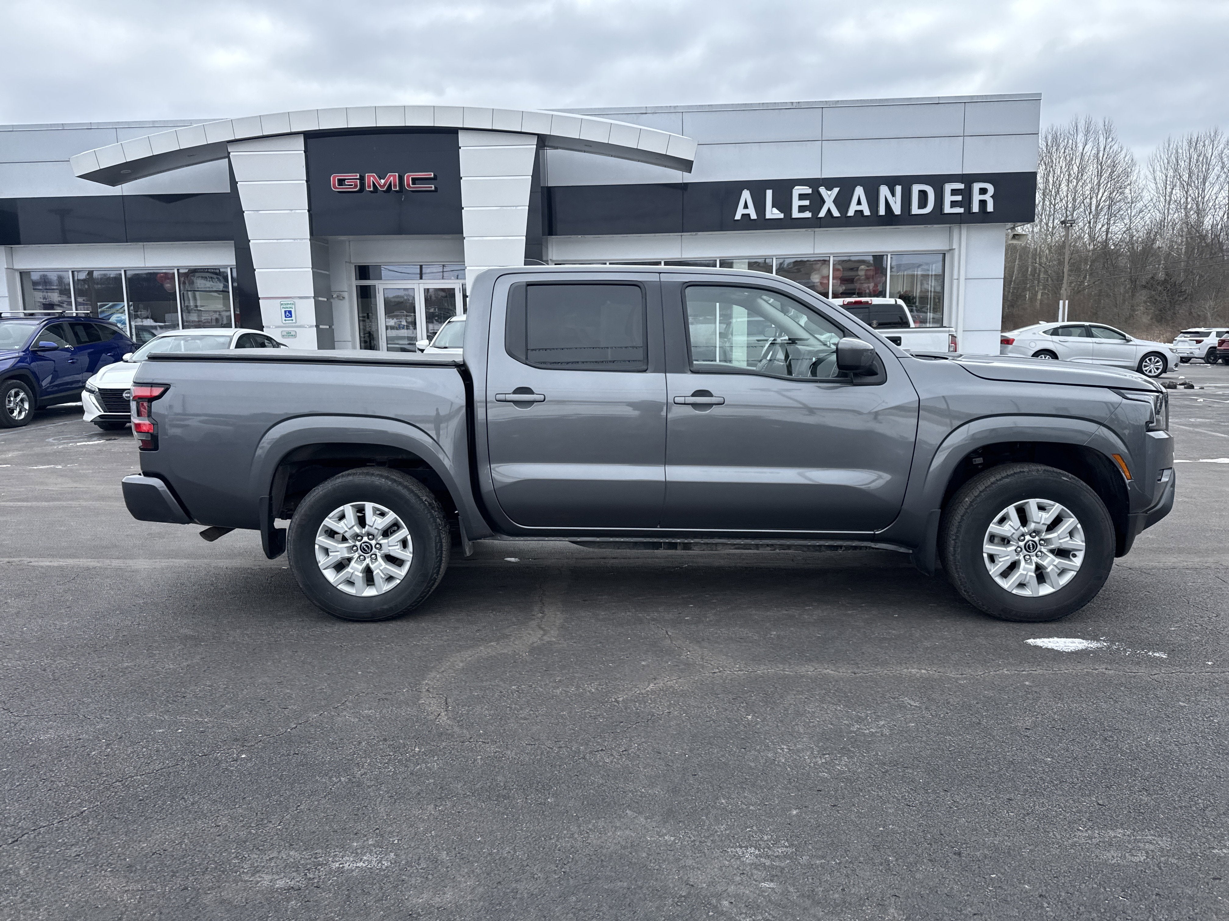 2022 Nissan Frontier SV