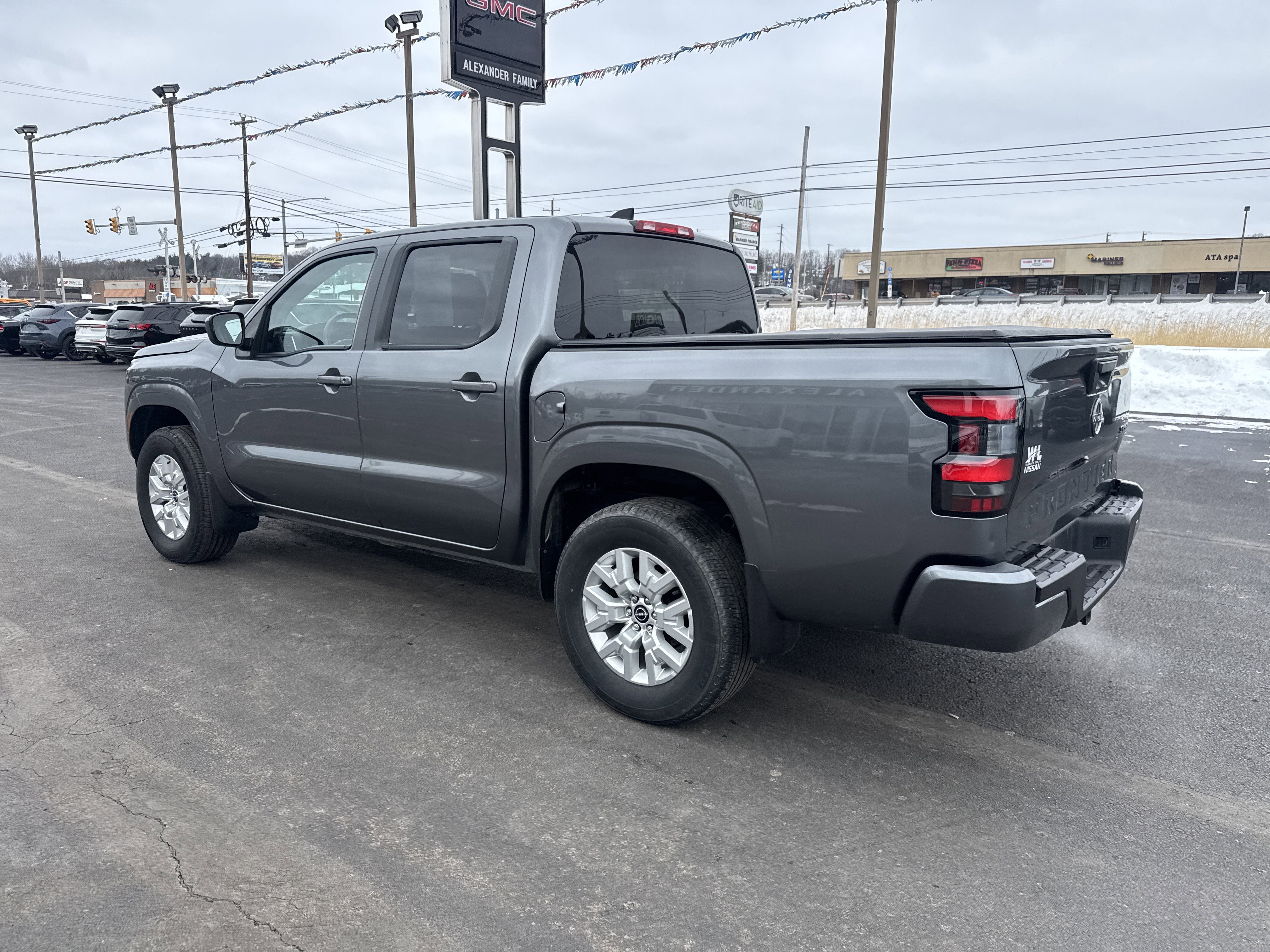 2022 Nissan Frontier SV