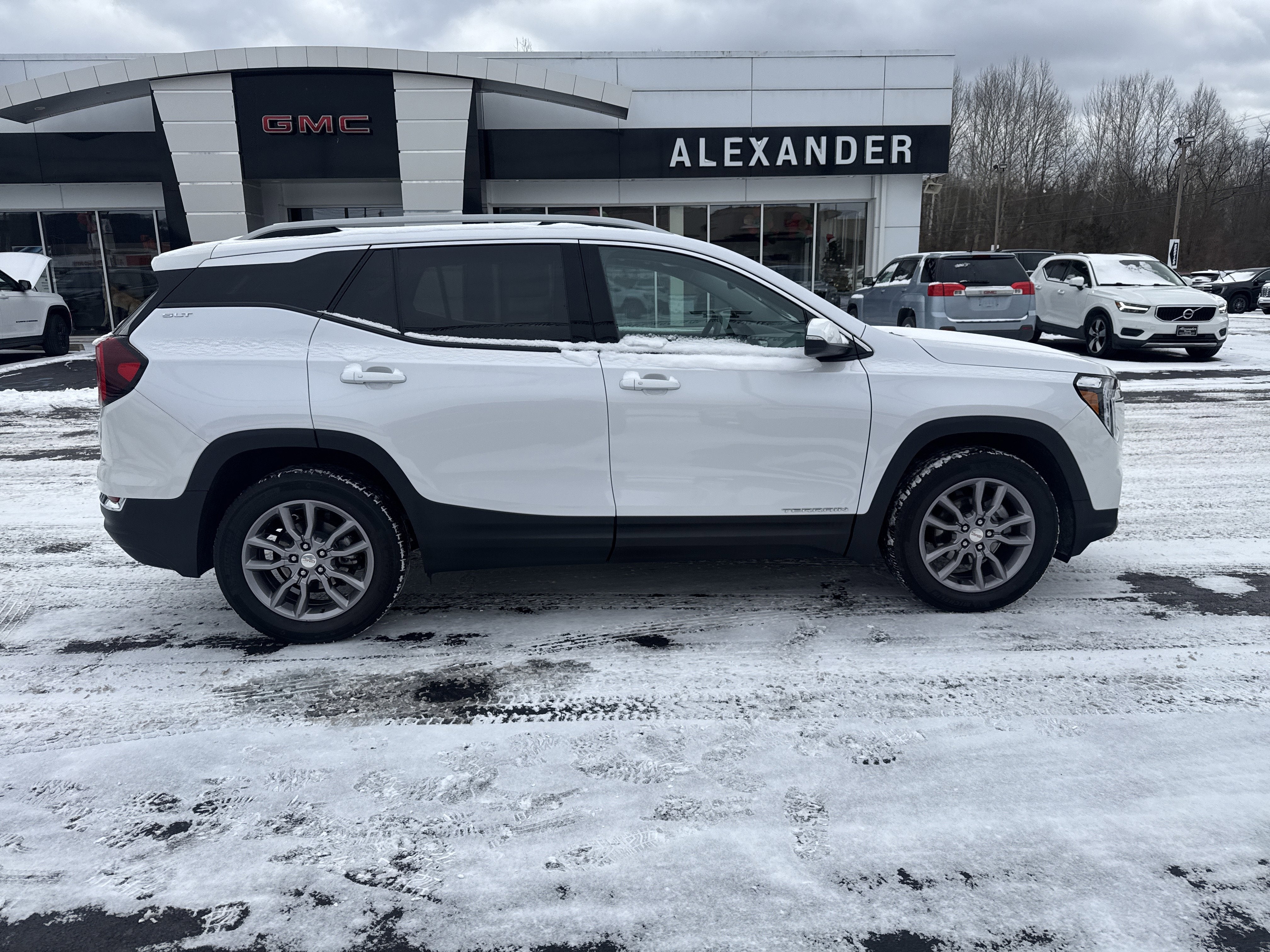 2023 GMC Terrain SLT