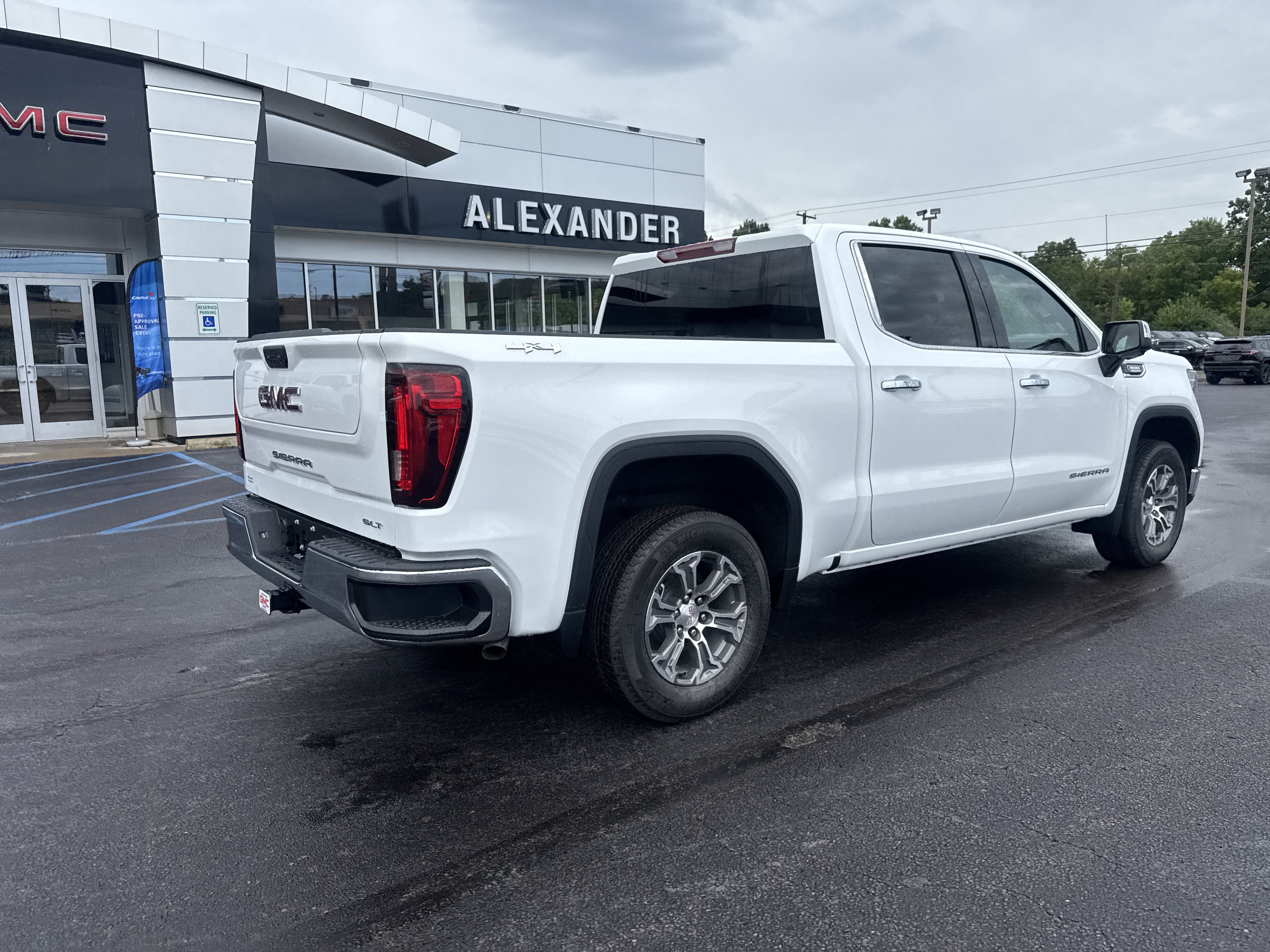 2026 GMC Sierra 1500 SLT