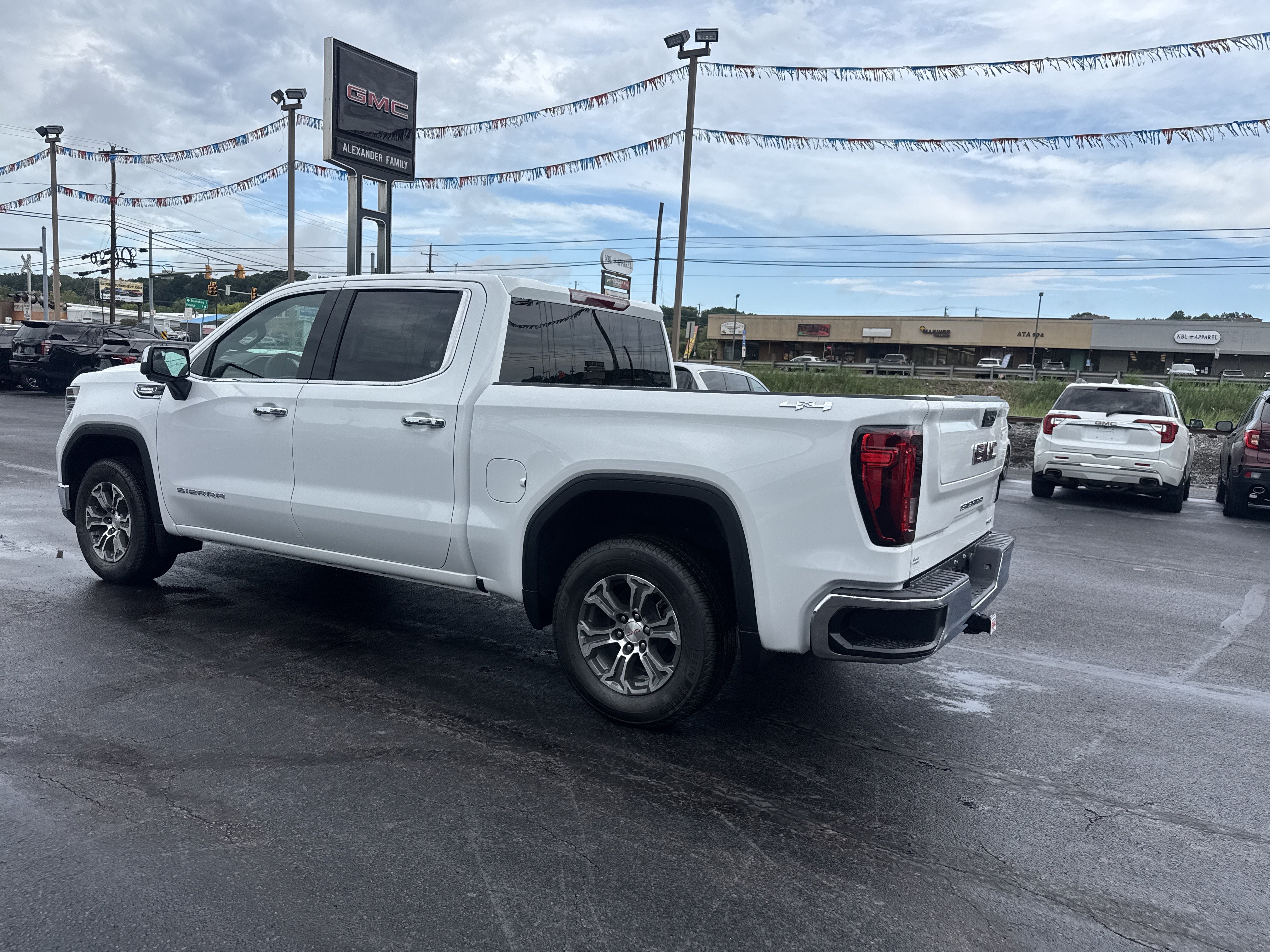 2026 GMC Sierra 1500 SLT