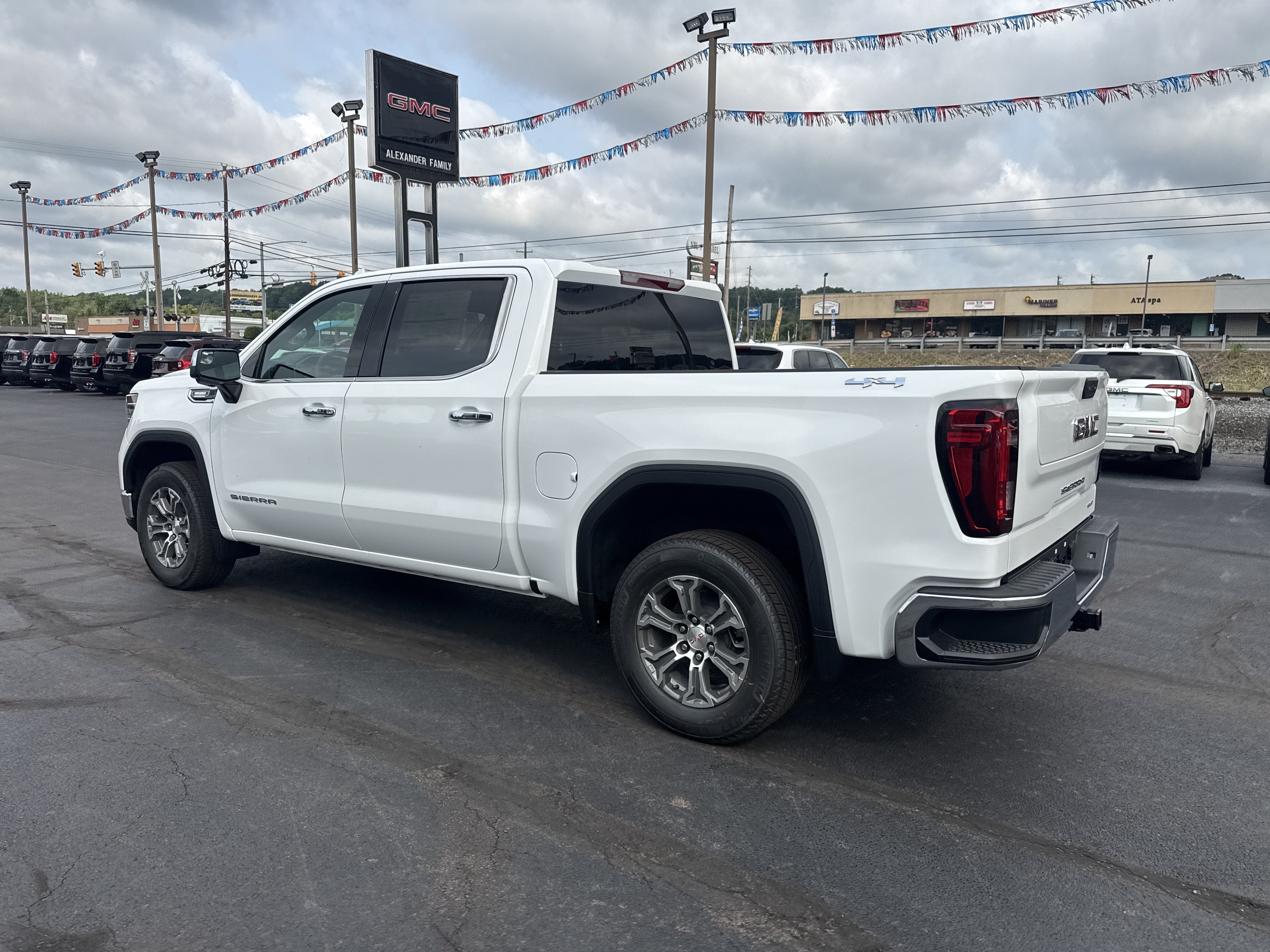 2026 GMC Sierra 1500 SLT