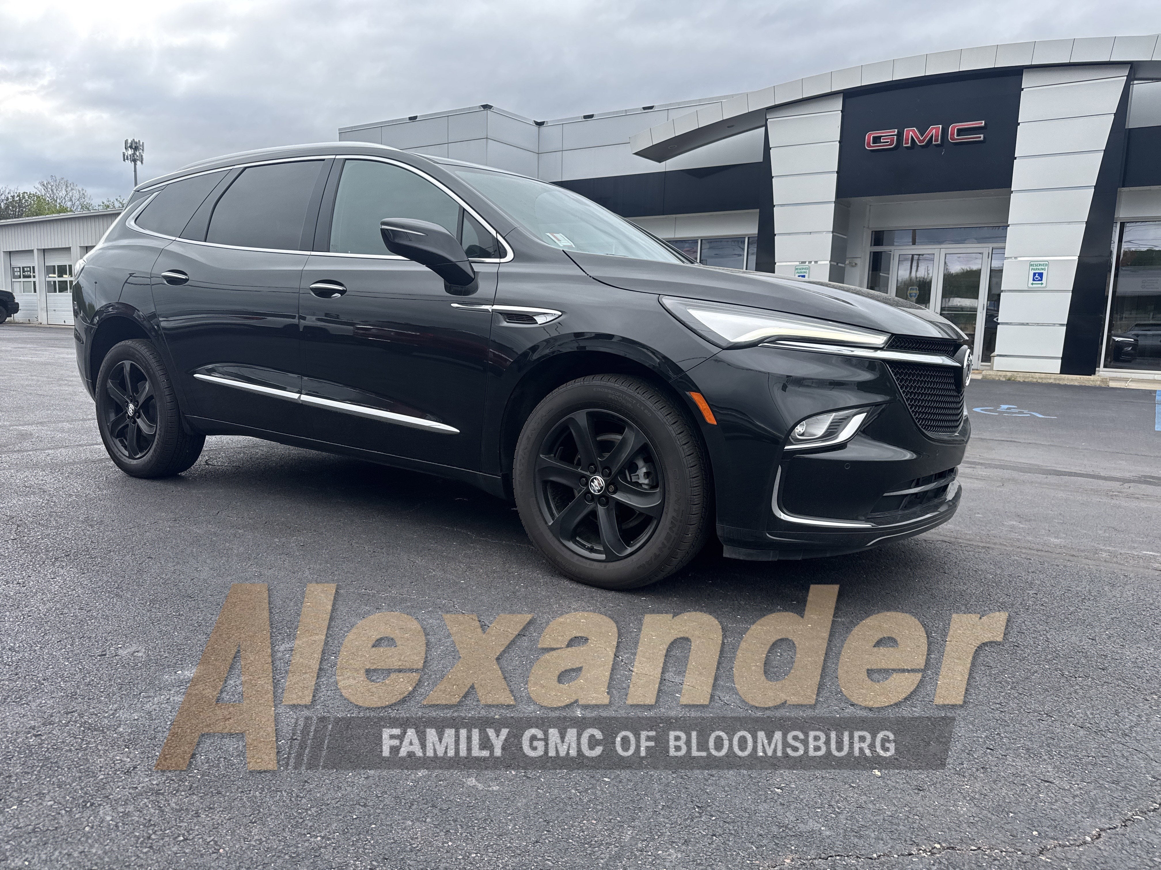 2024 Buick Enclave Essence AWD's photo