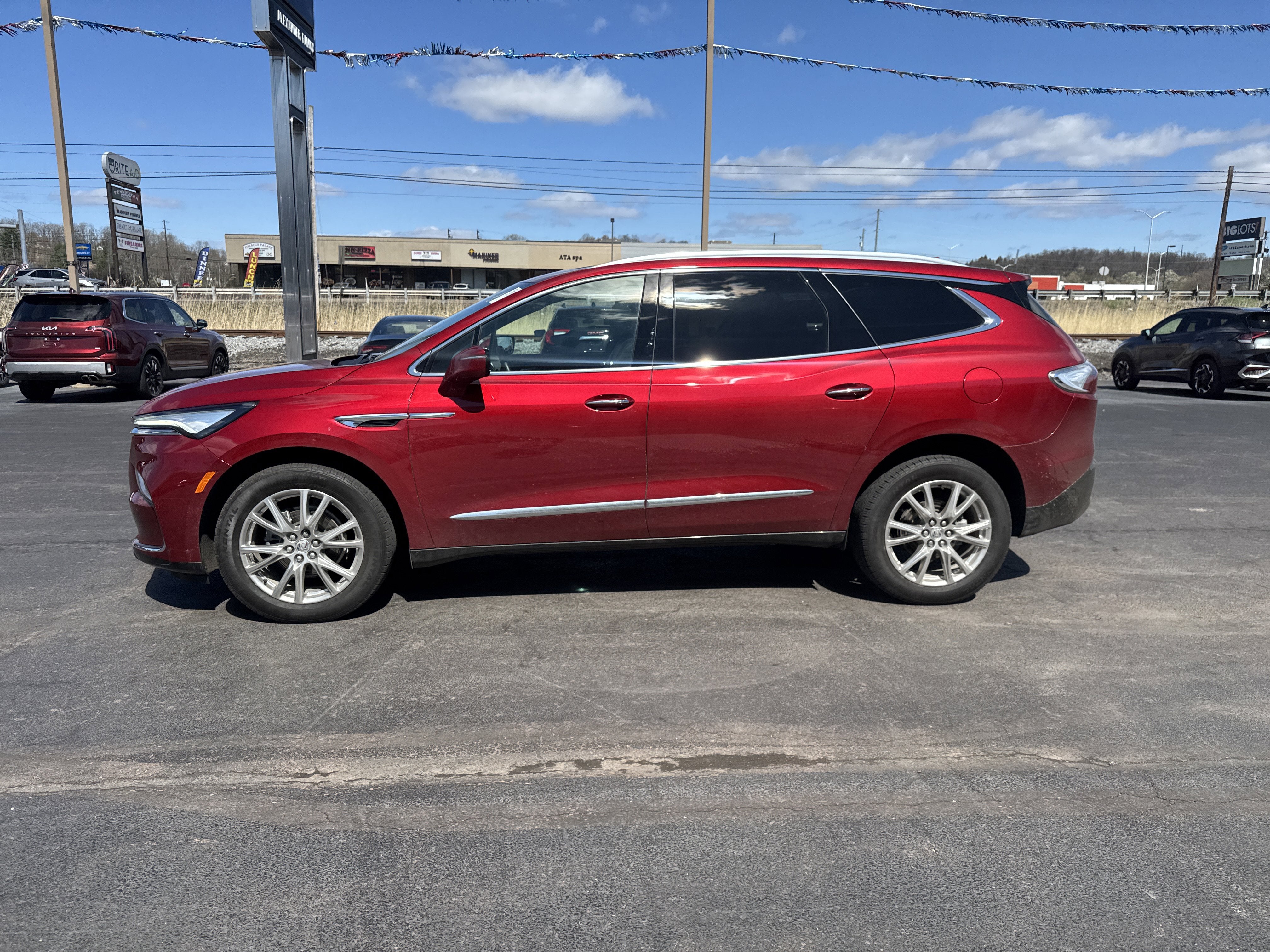 2023 Buick Enclave Essence