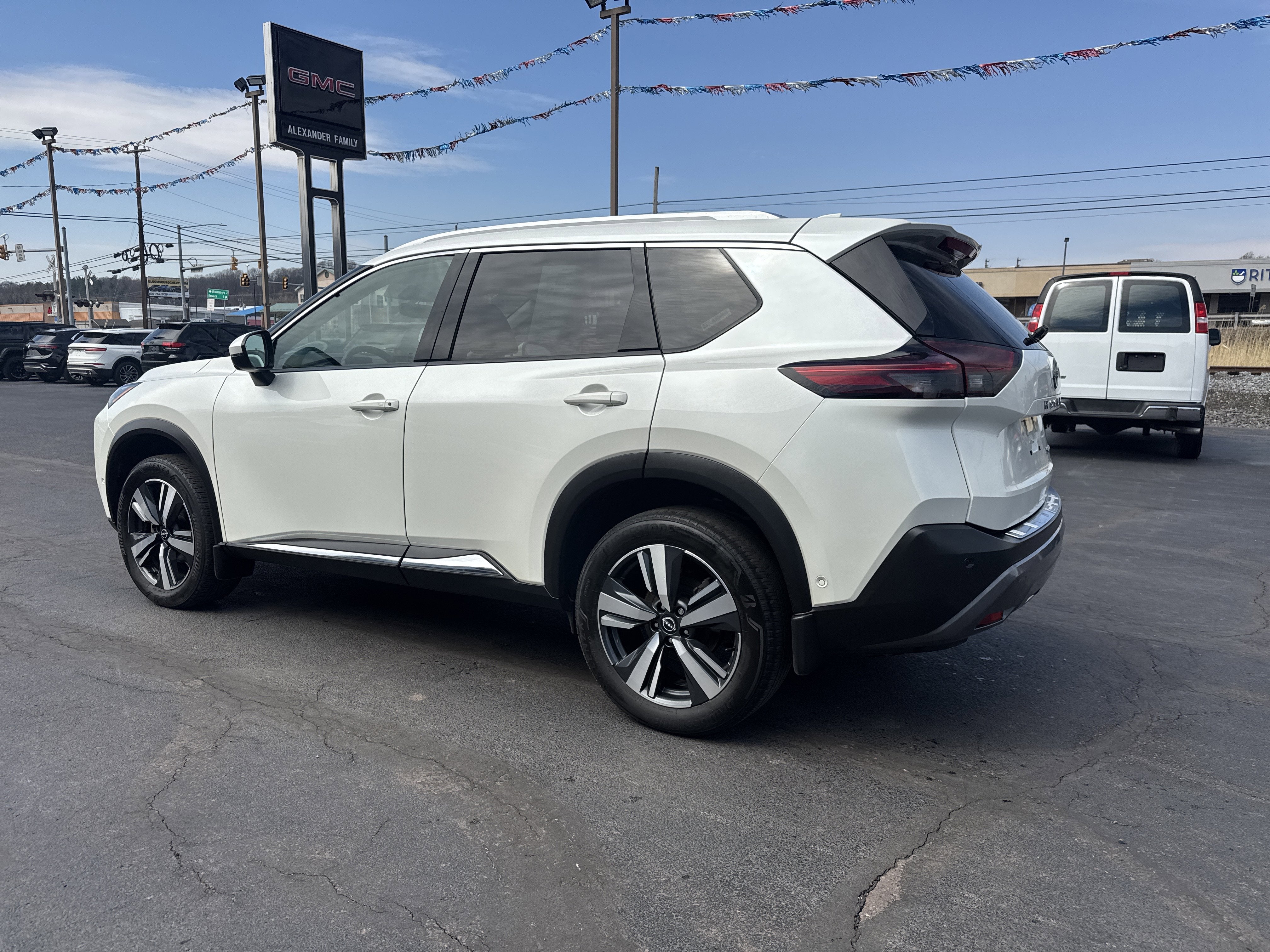 2023 Nissan Rogue SL