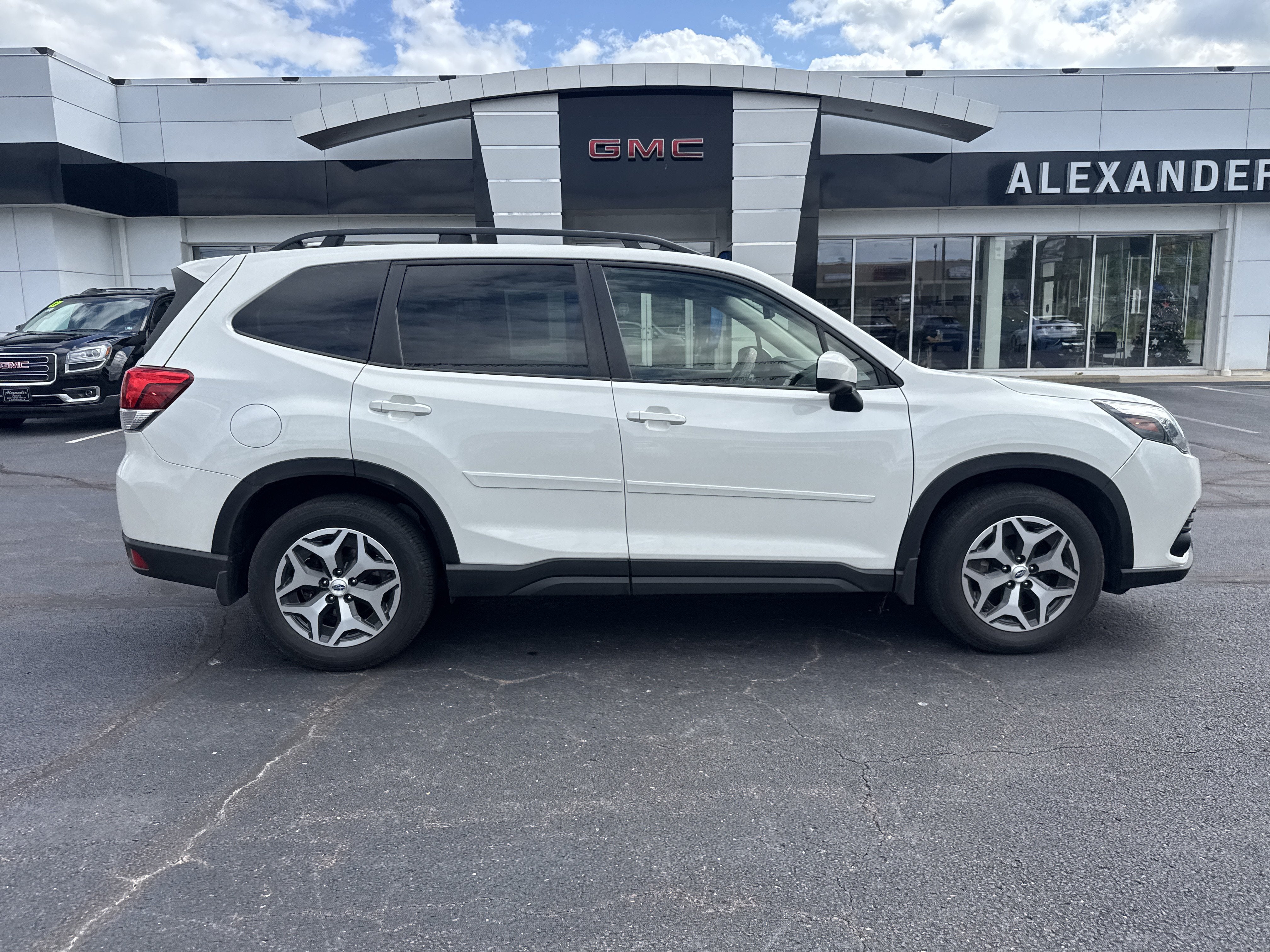 2023 Subaru Forester Premium