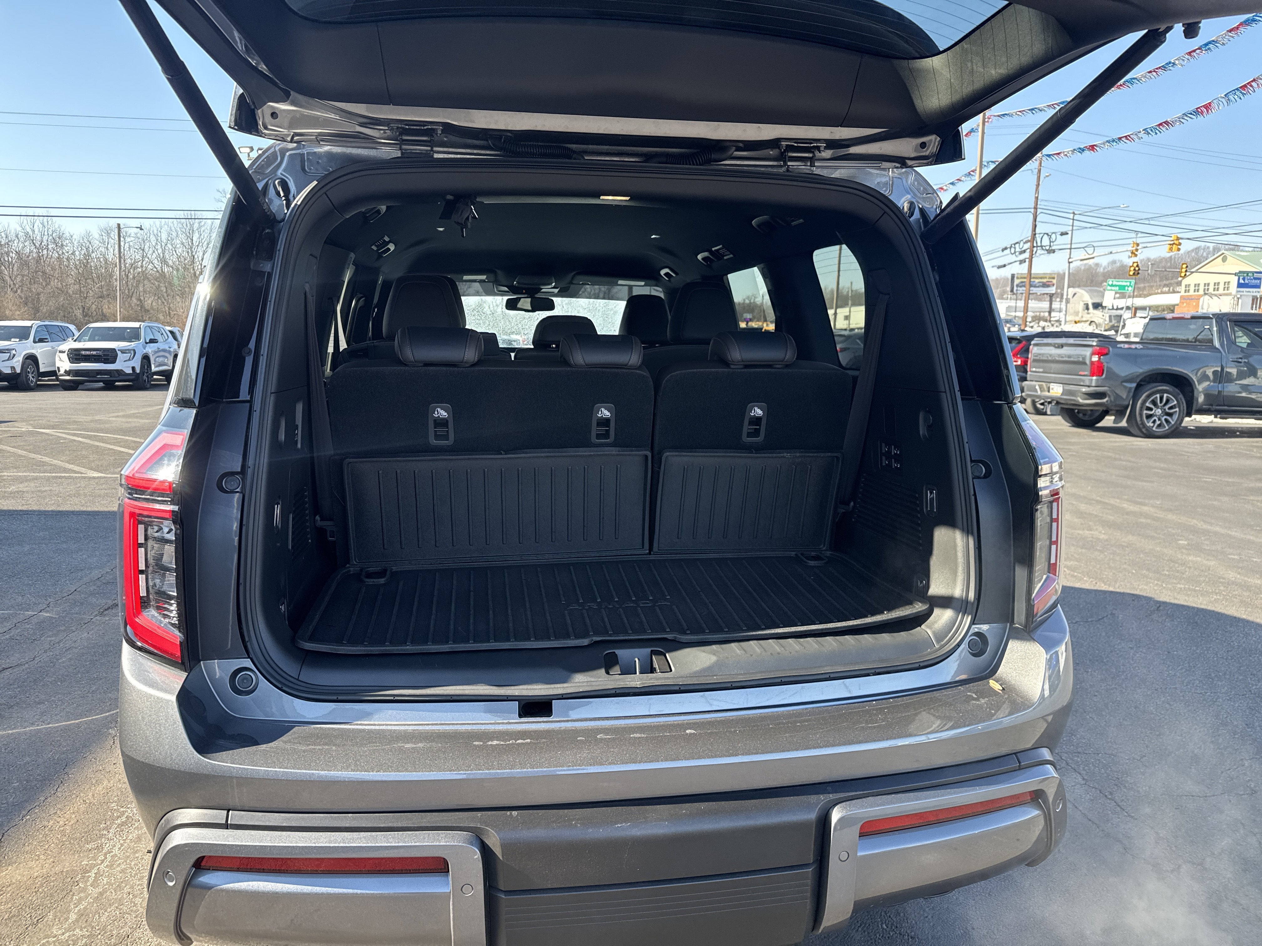 2025 Nissan Armada SL