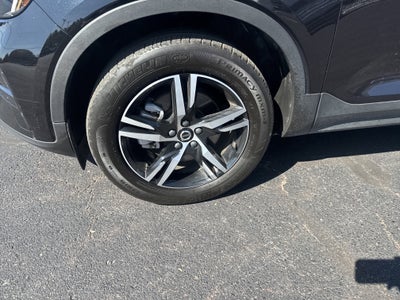 2024 Volvo XC40 Core Bright Theme