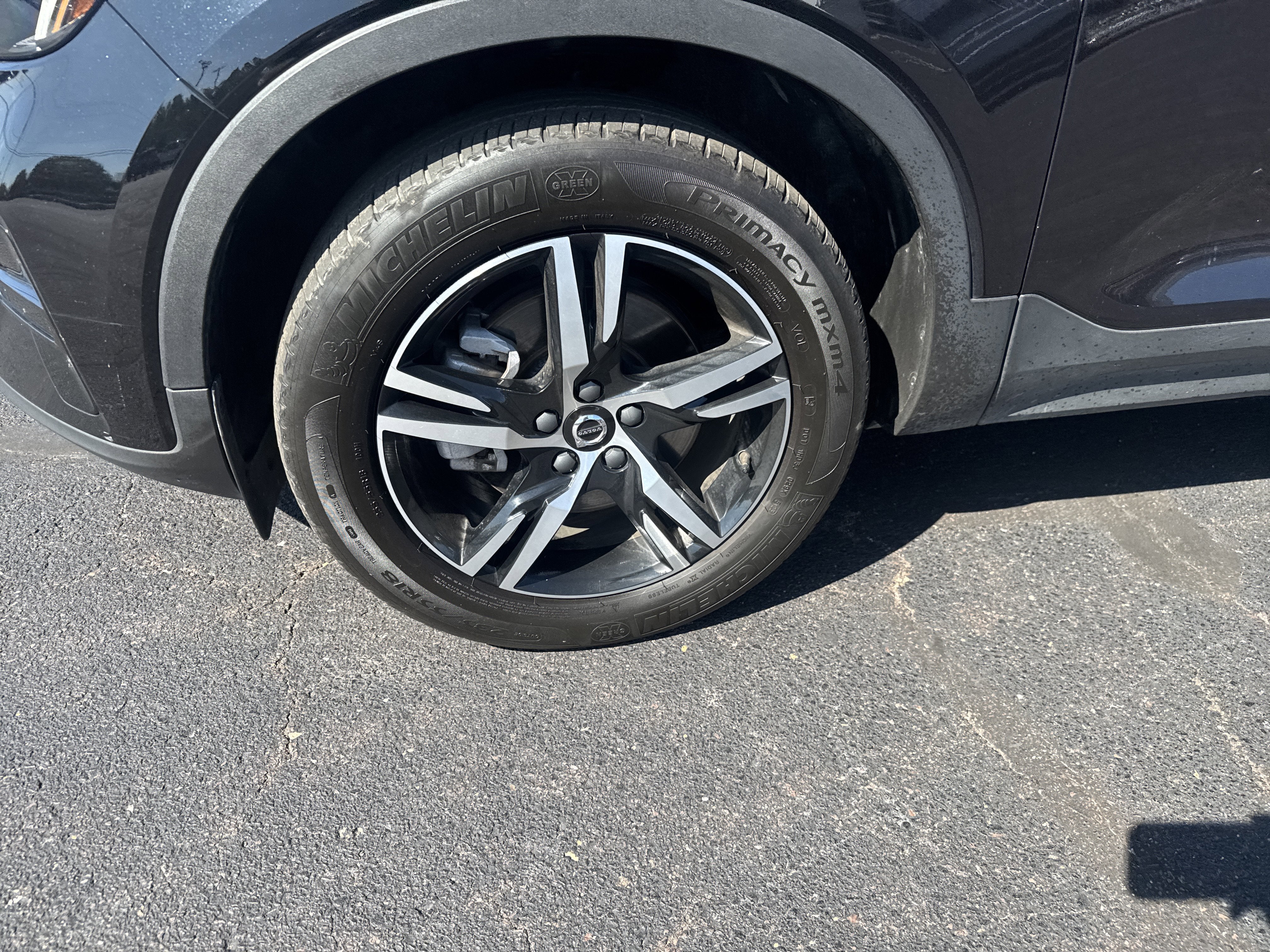 2024 Volvo XC40 Core Bright Theme