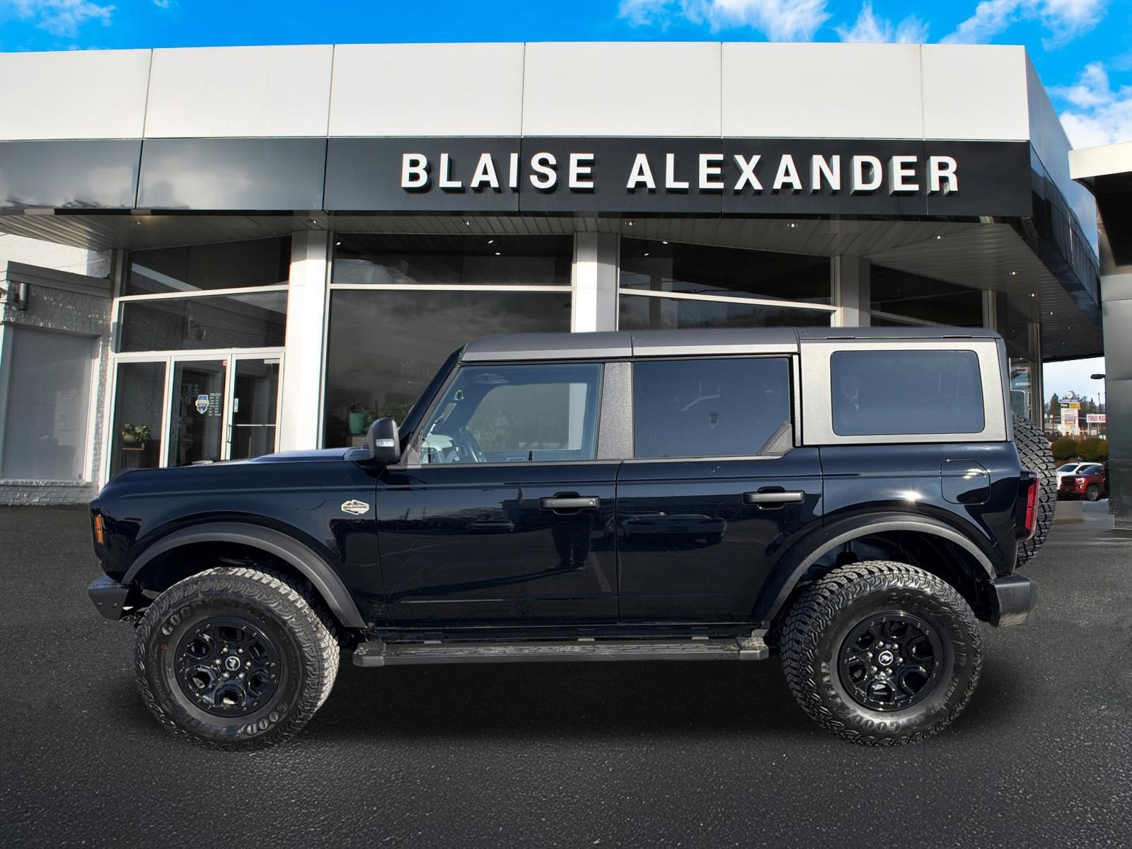 2023 Ford Bronco Base